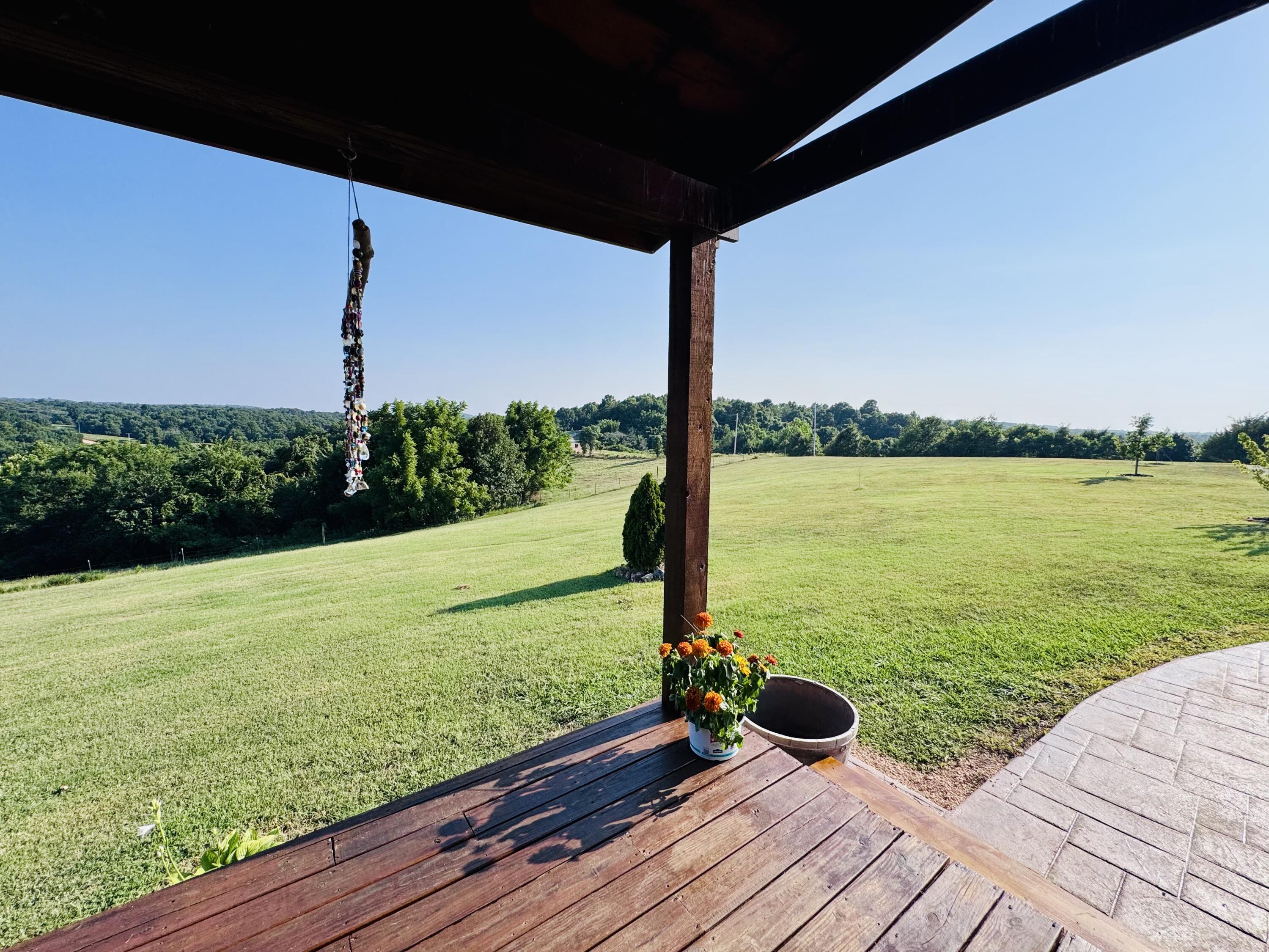 574/586 Low Gap Road Property Photo 16