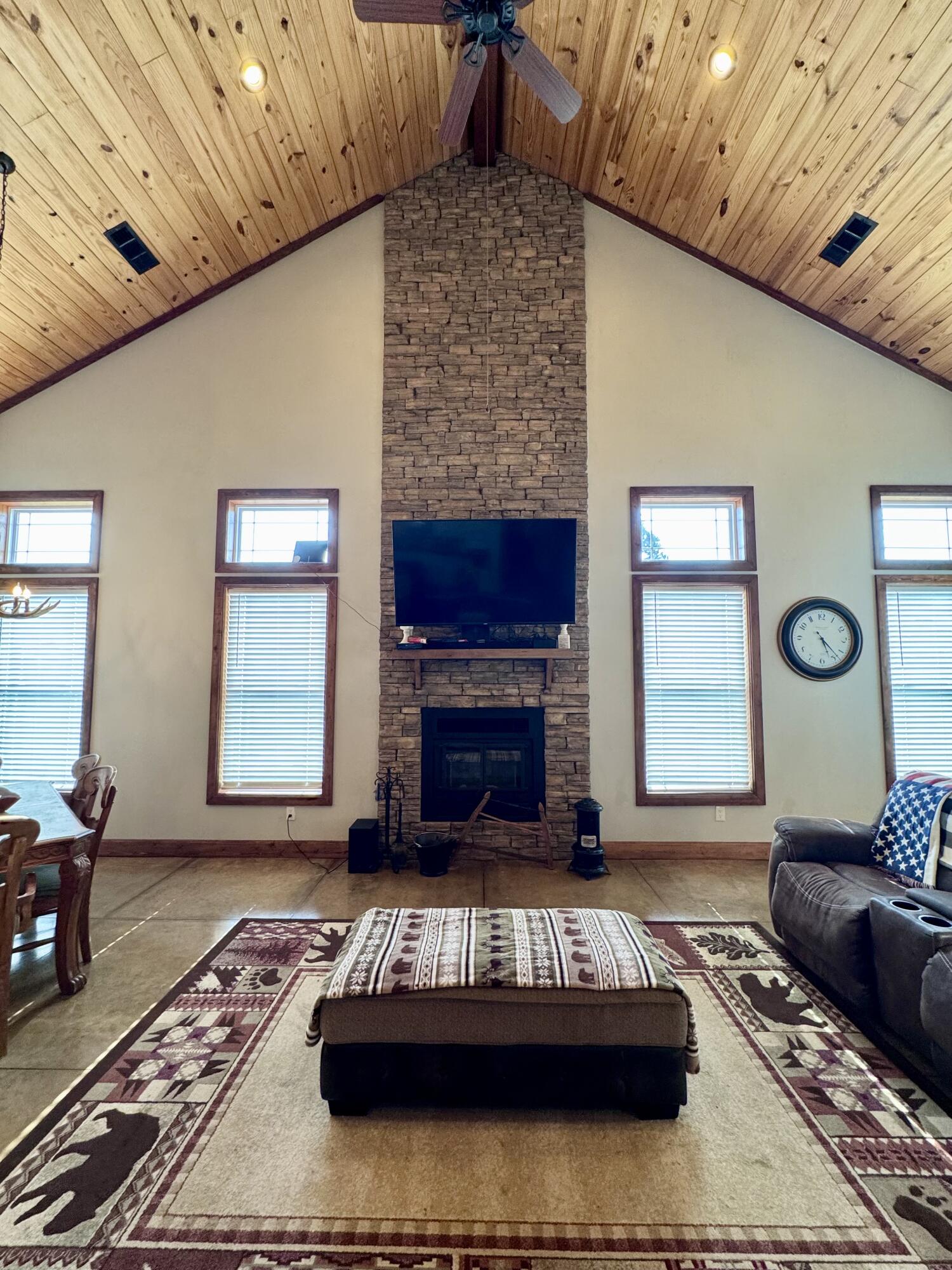 574/586 Low Gap Road Property Photo 20