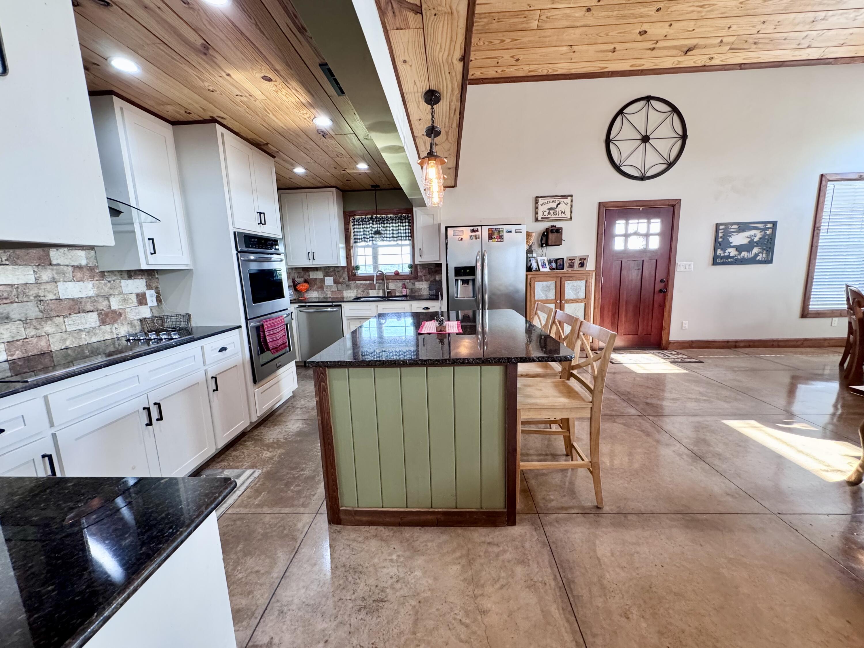 574/586 Low Gap Road Property Photo 25