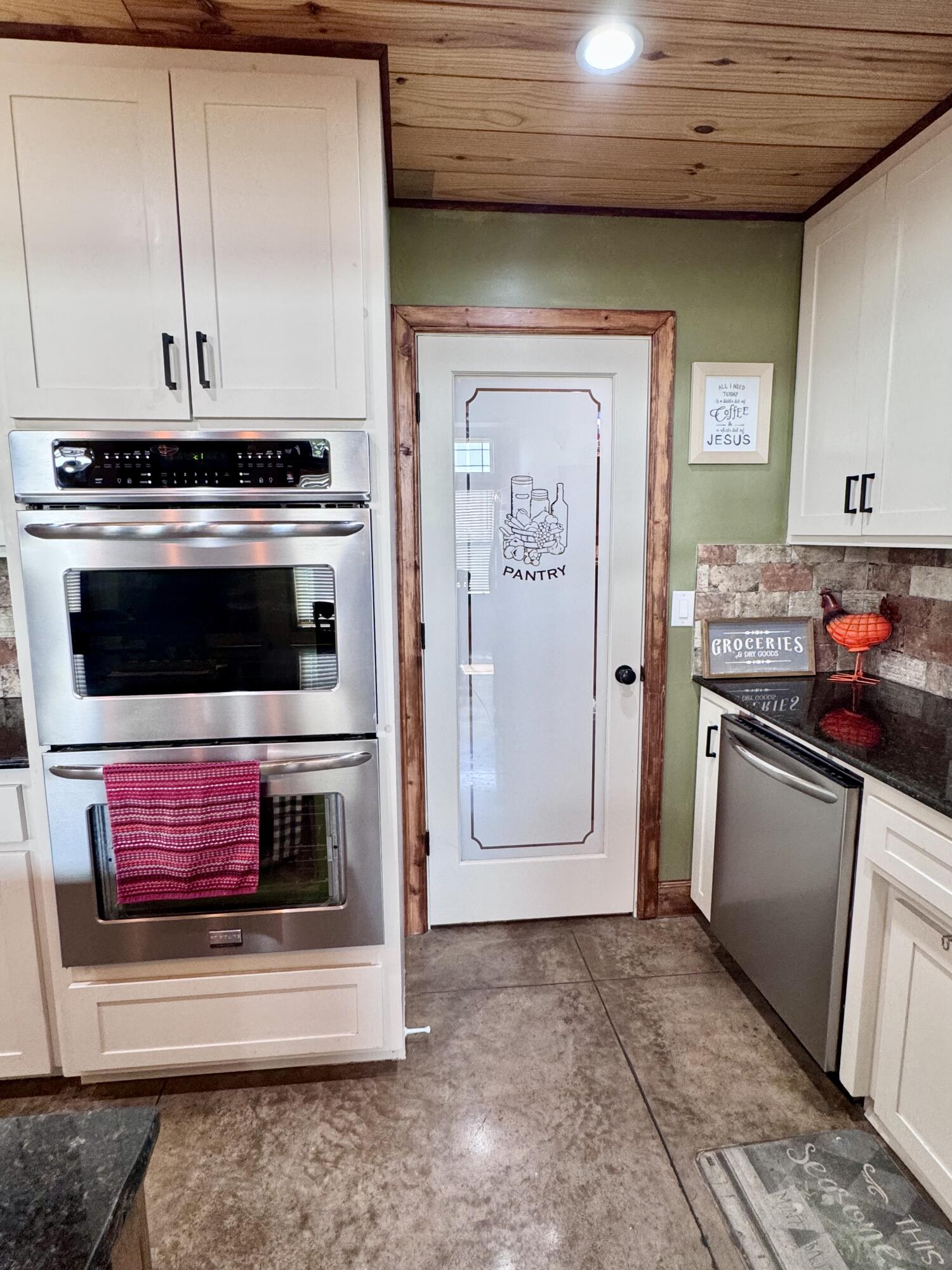 574/586 Low Gap Road Property Photo 28