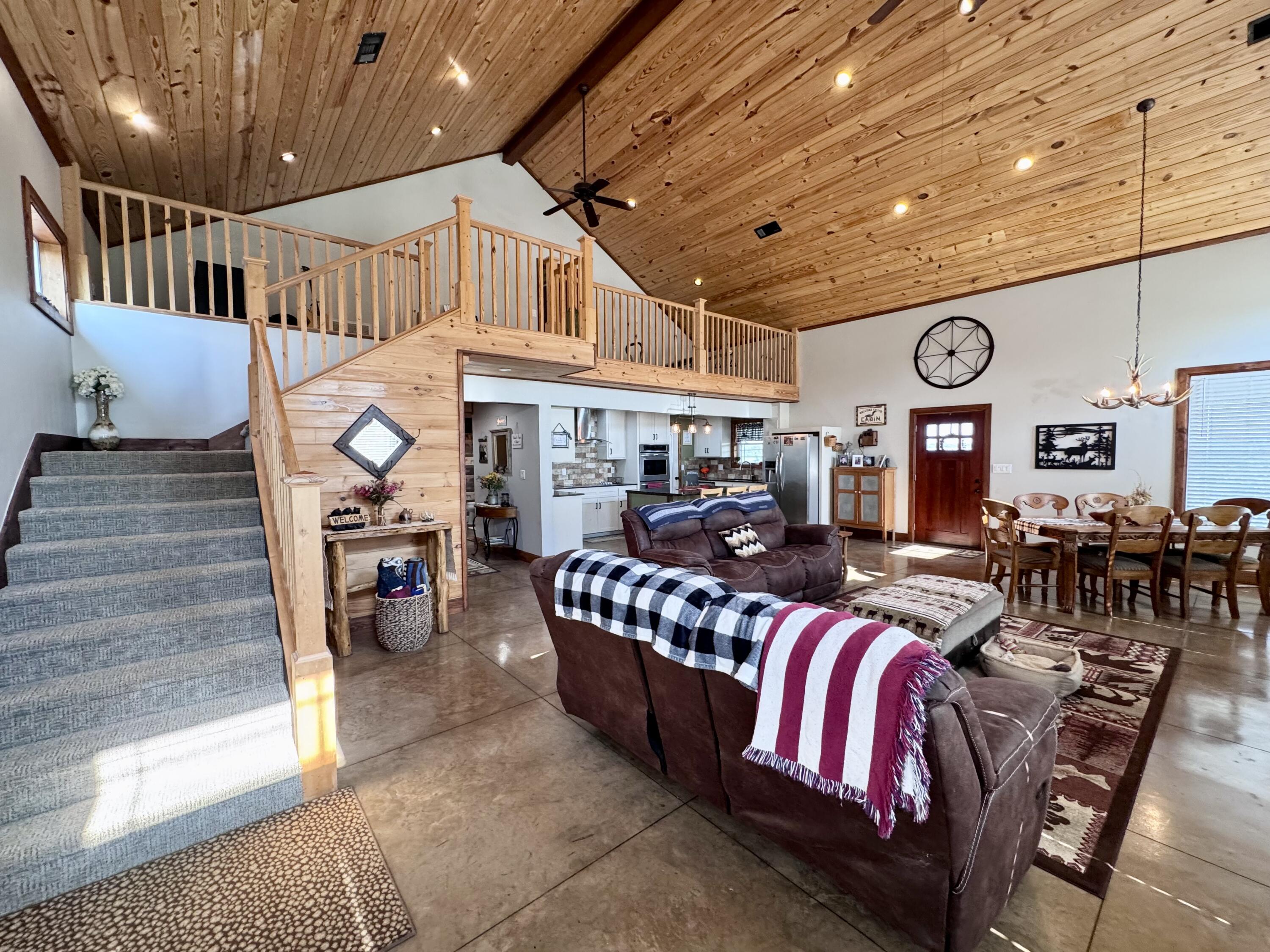 574/586 Low Gap Road Property Photo 31