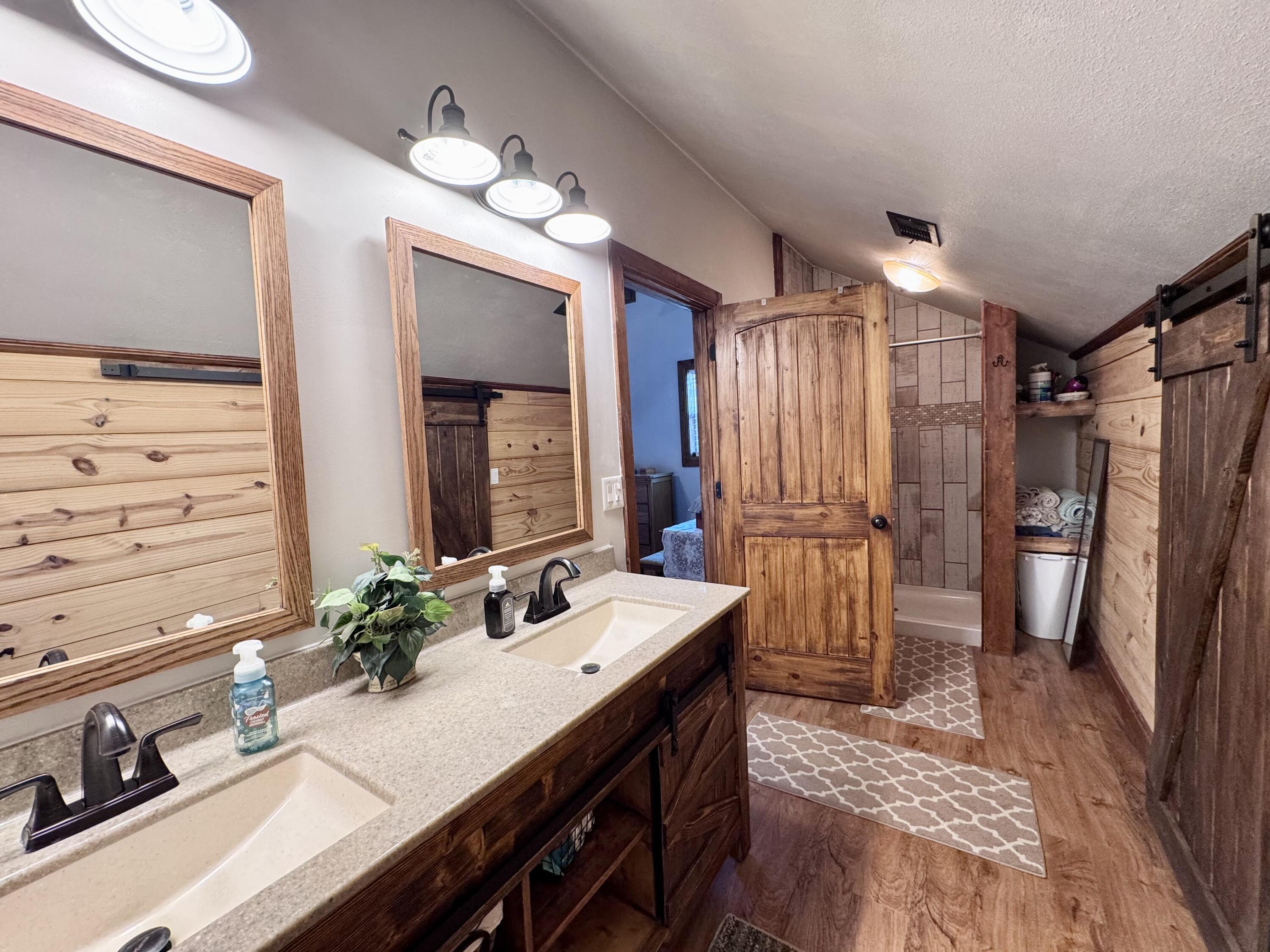 574/586 Low Gap Road Property Photo 39