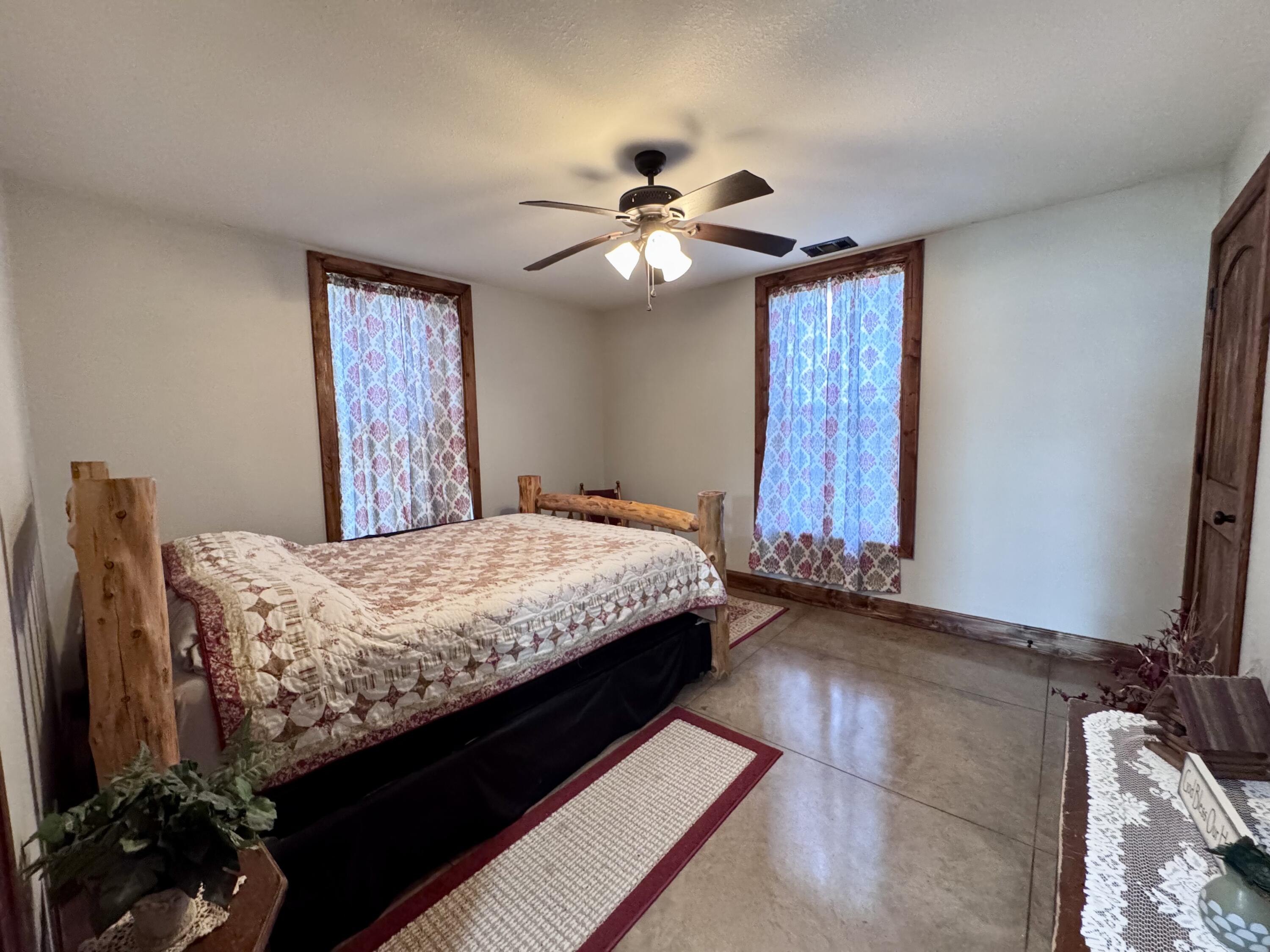 574/586 Low Gap Road Property Photo 44