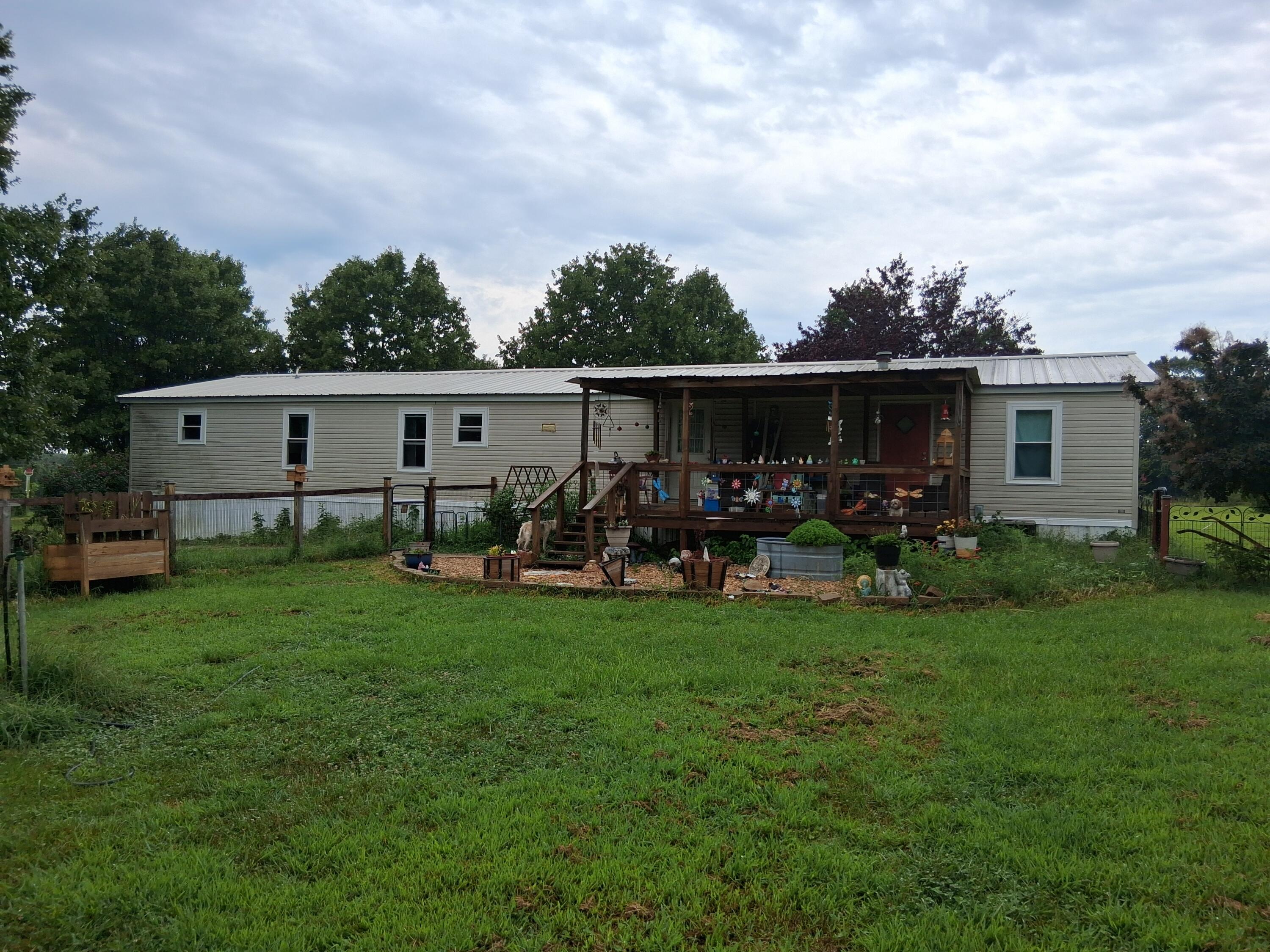 10122 Private Road 6801 Property Photo 3