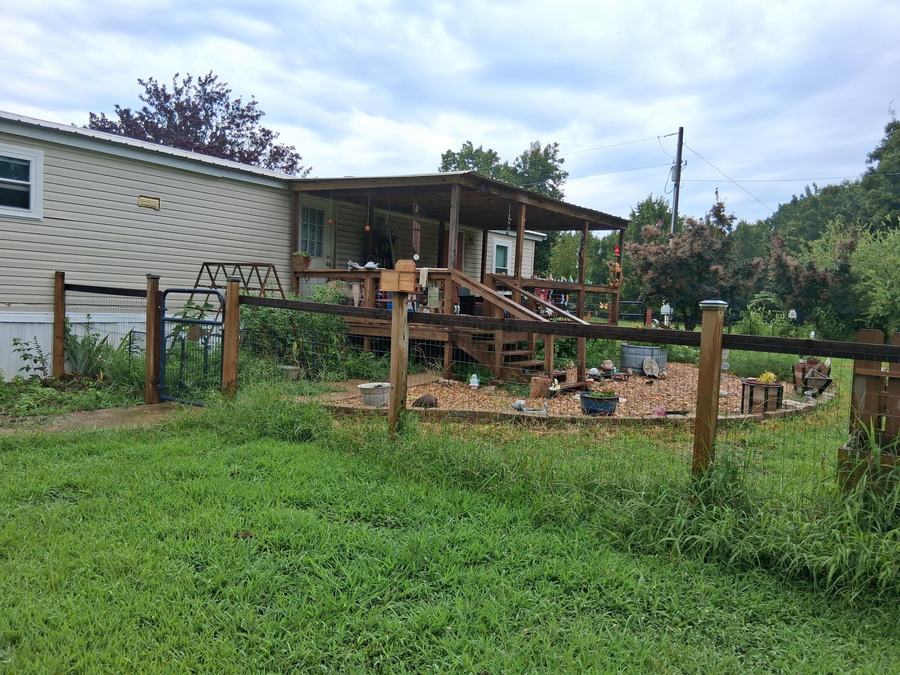 10122 Private Road 6801 Property Photo 4