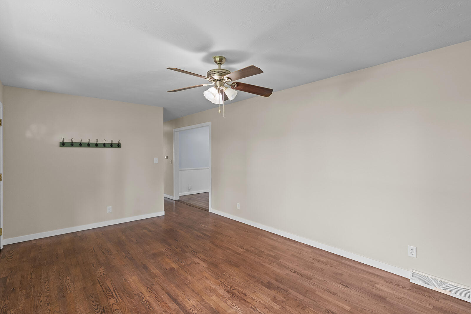 5802 South State Highway Ff Property Photo 8
