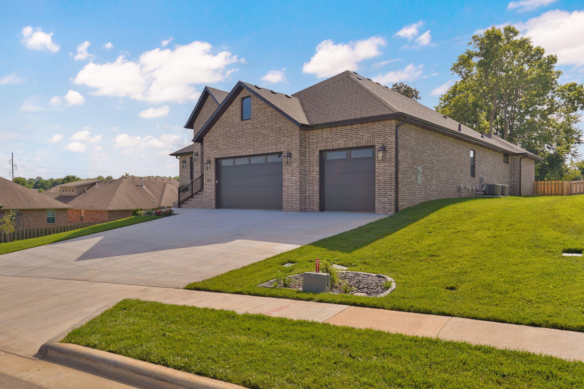 2011 North Silver Charm Avenue Property Photo 3