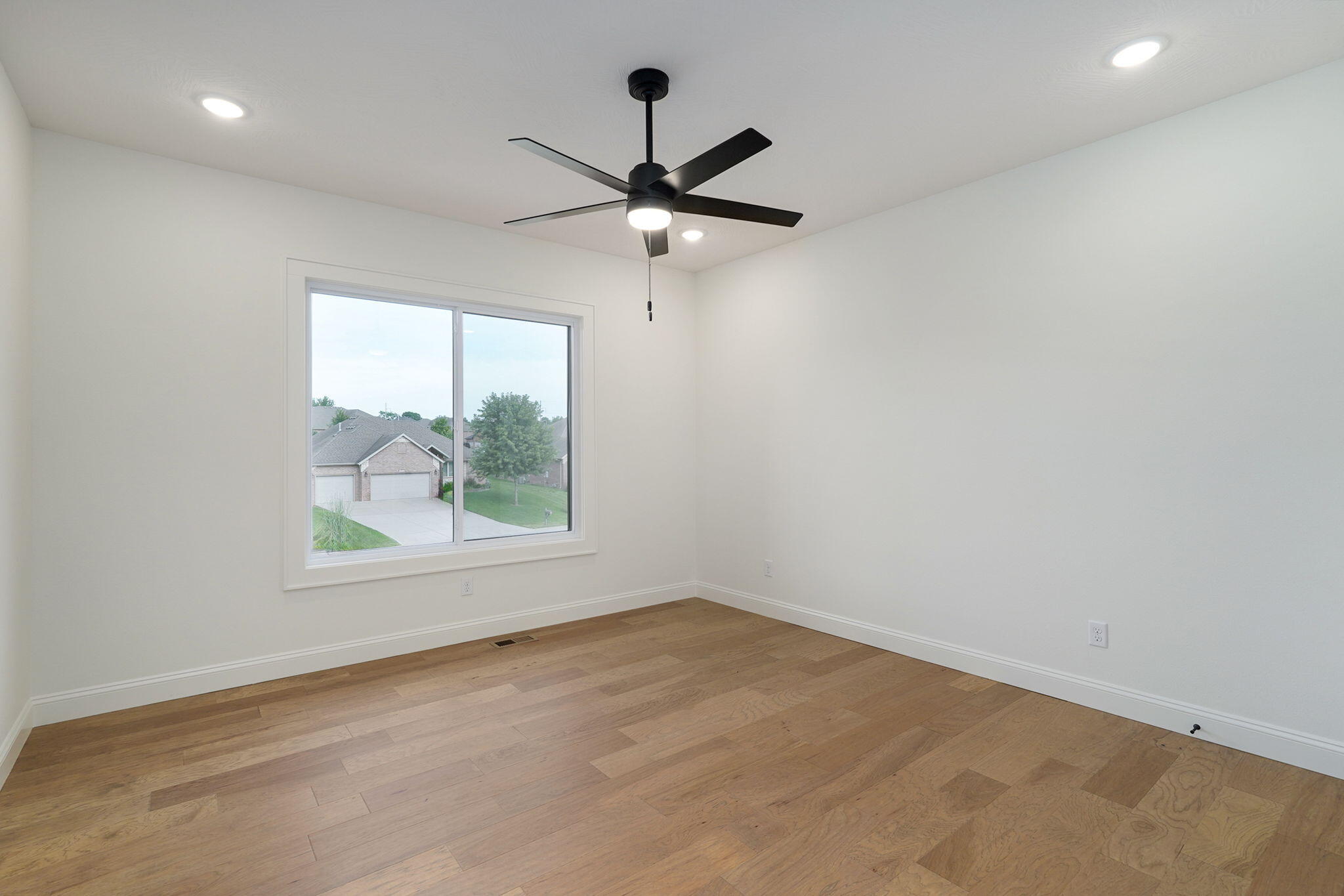 2011 North Silver Charm Avenue Property Photo 33