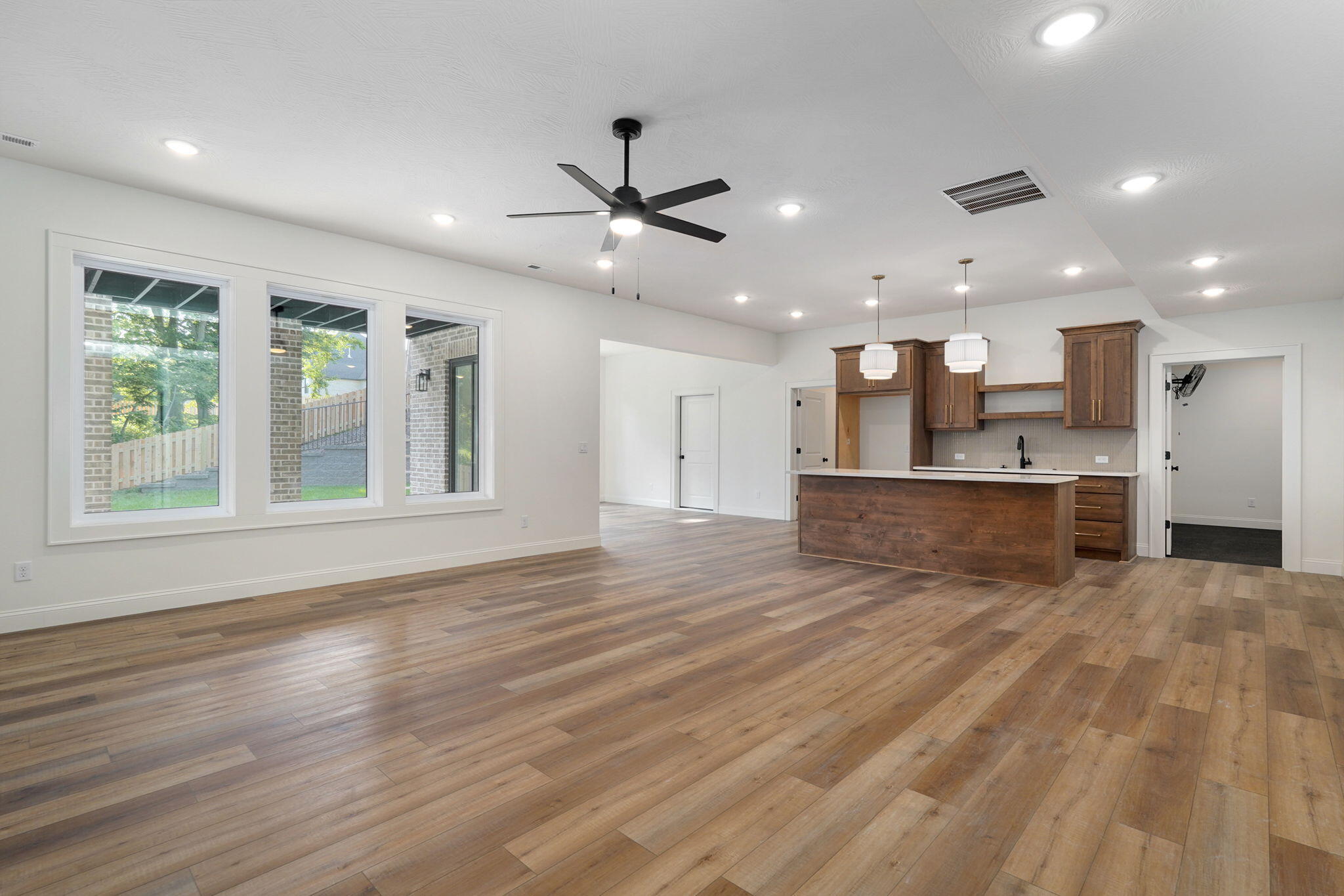 2011 North Silver Charm Avenue Property Photo 37