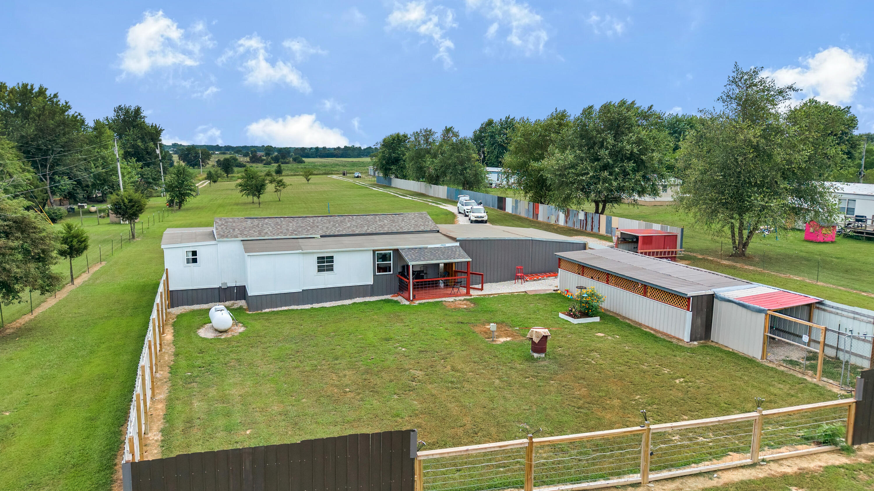 11318 Private Road 2207 Property Photo 6