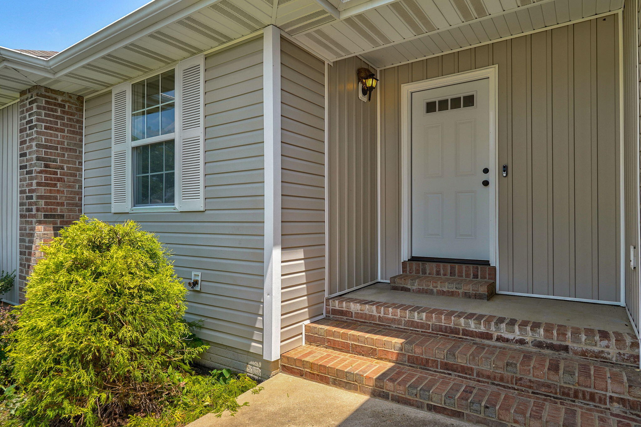 208 Spruce Avenue Property Photo 3