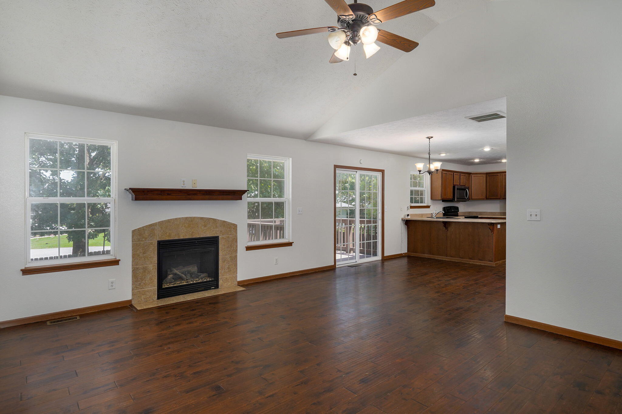 208 Spruce Avenue Property Photo 6