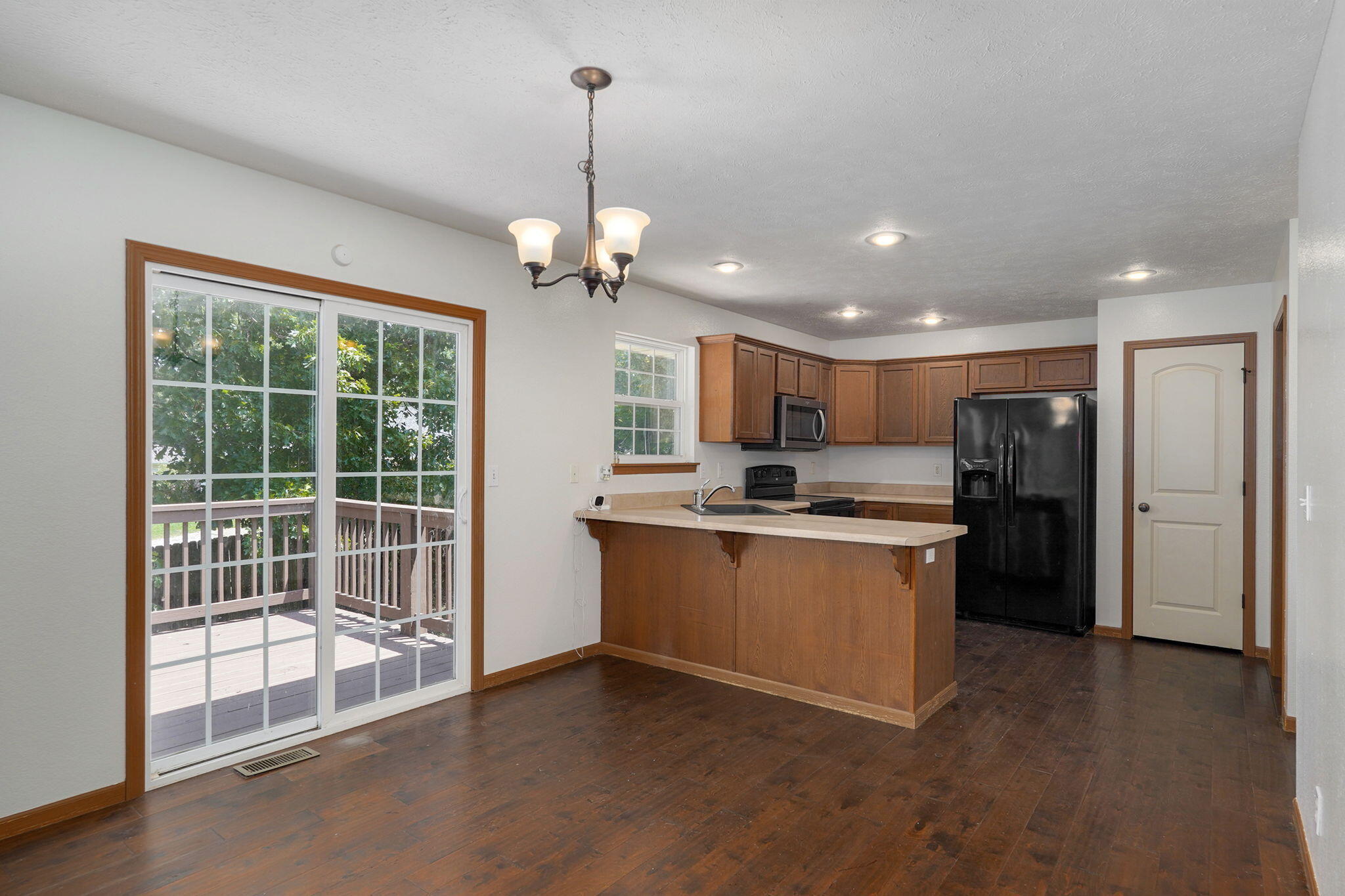 208 Spruce Avenue Property Photo 8
