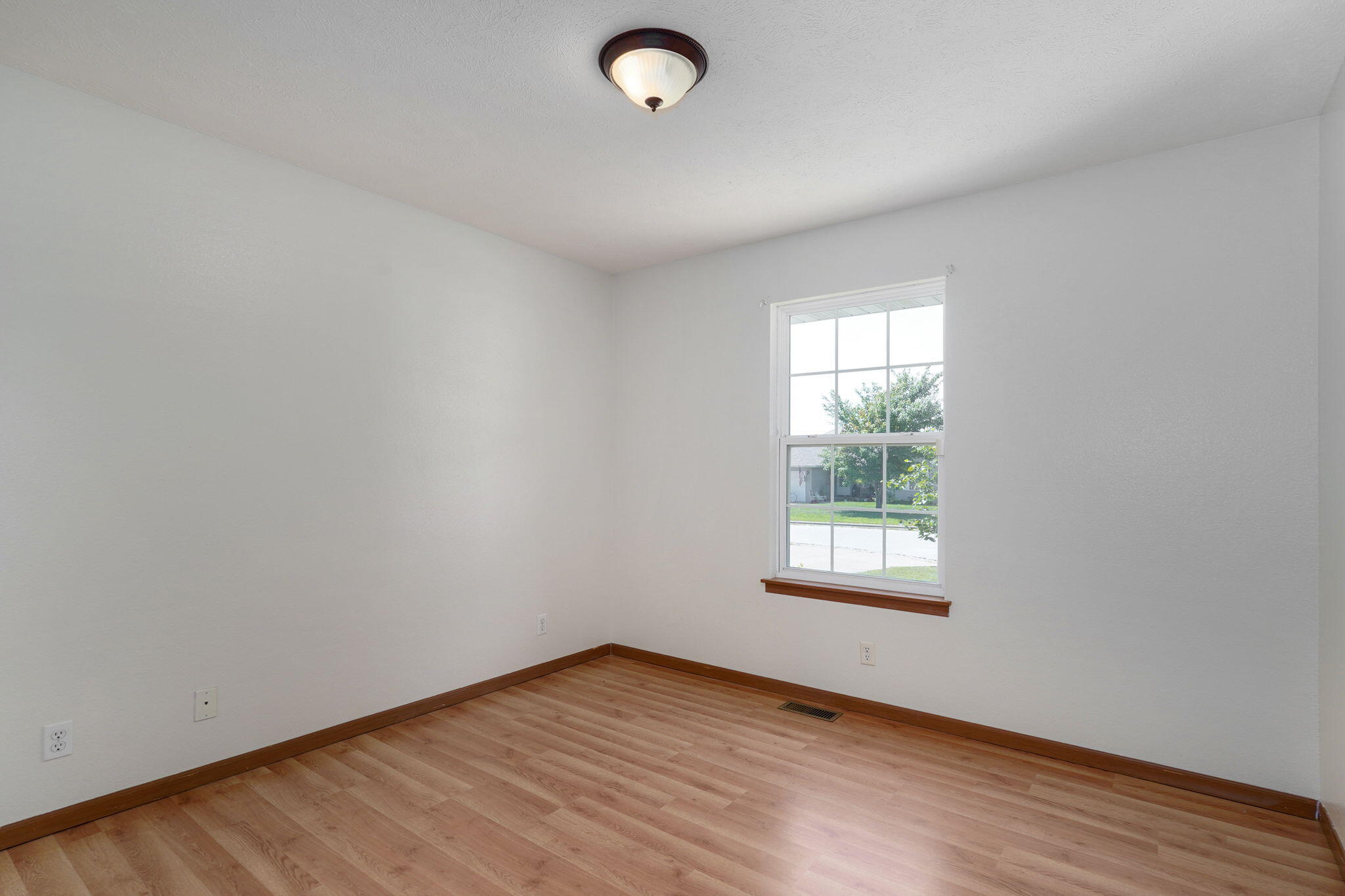 208 Spruce Avenue Property Photo 21