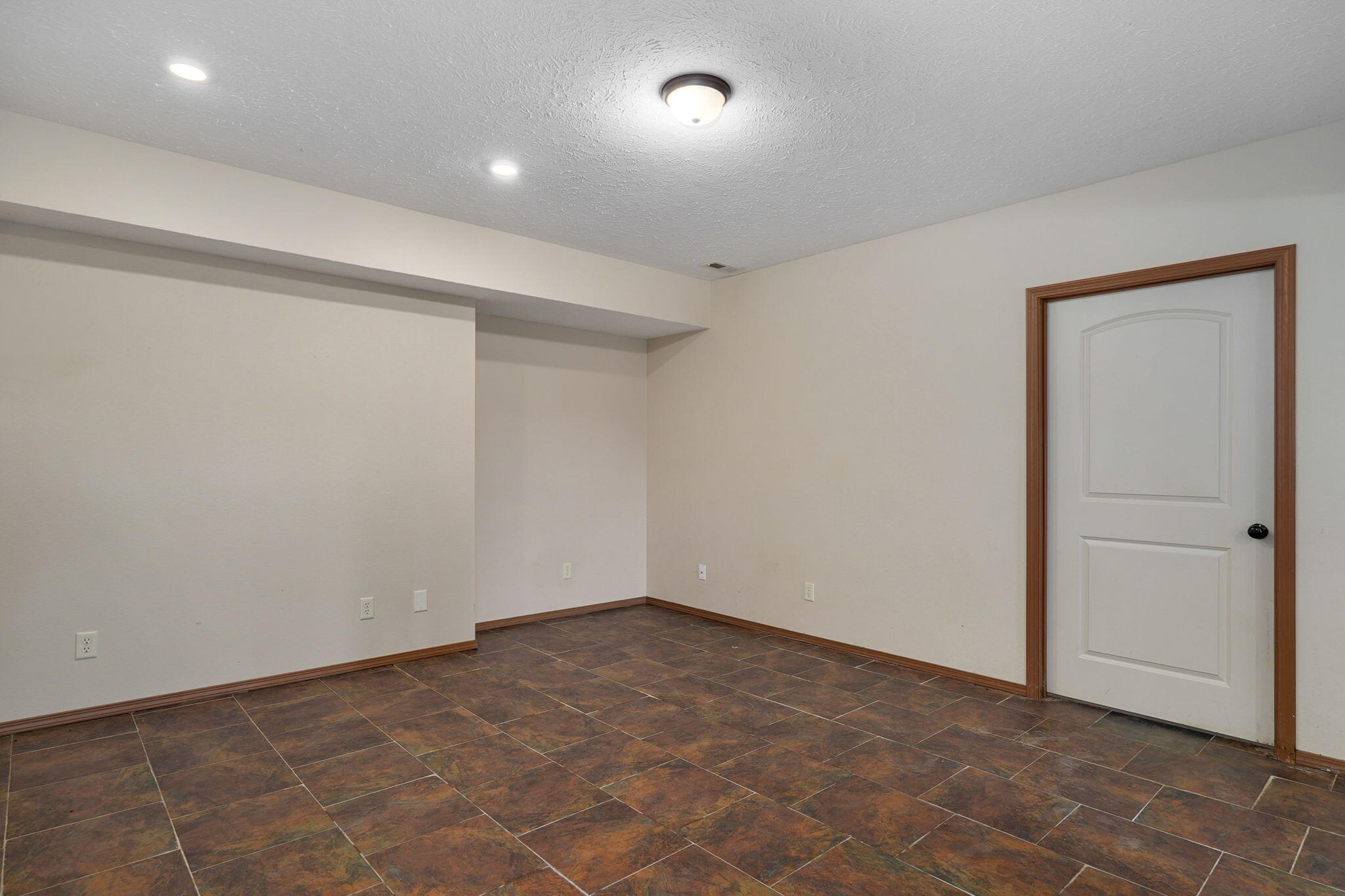 208 Spruce Avenue Property Photo 26