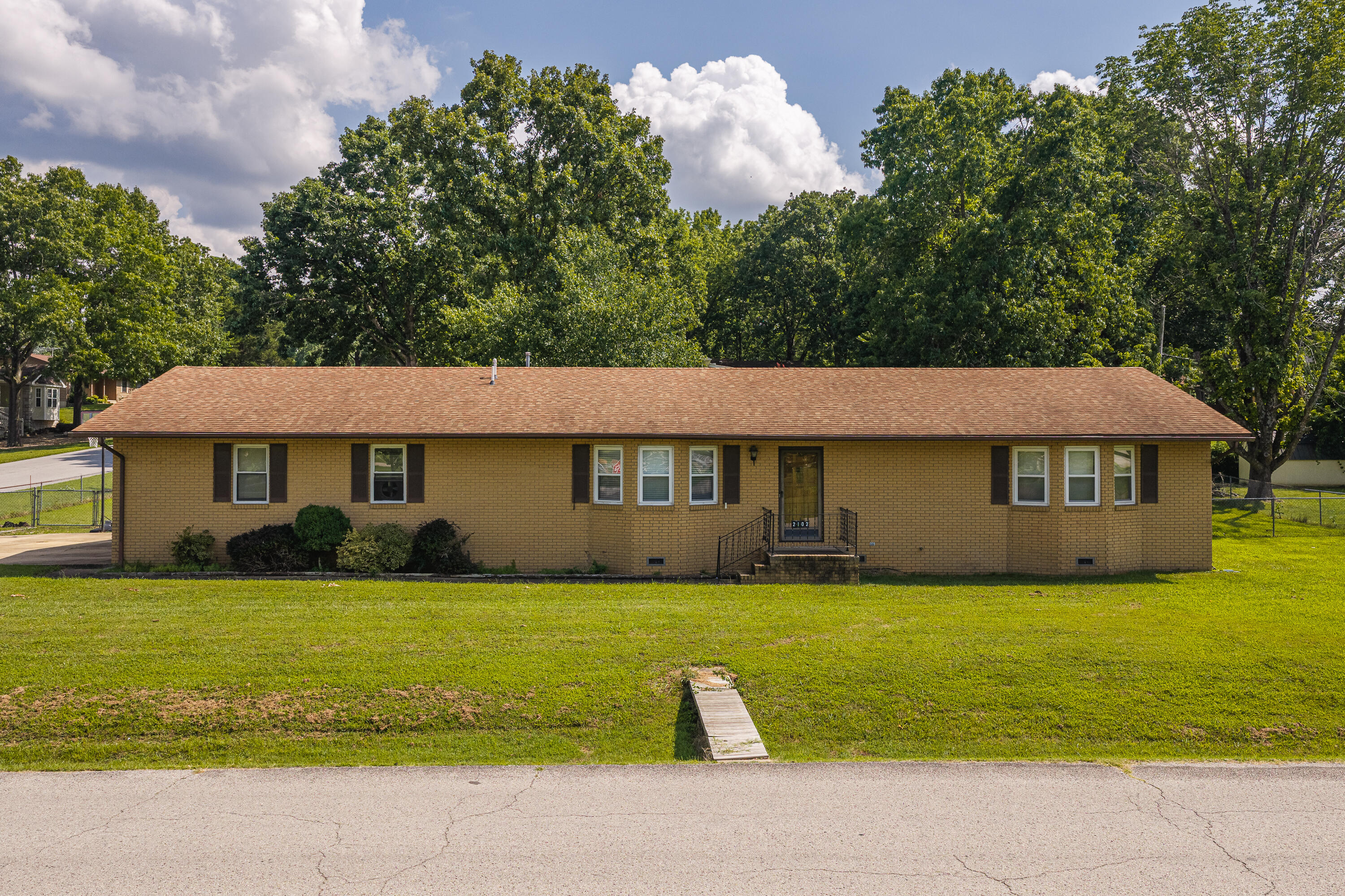 2102 Lambe Avenue Property Photo 1