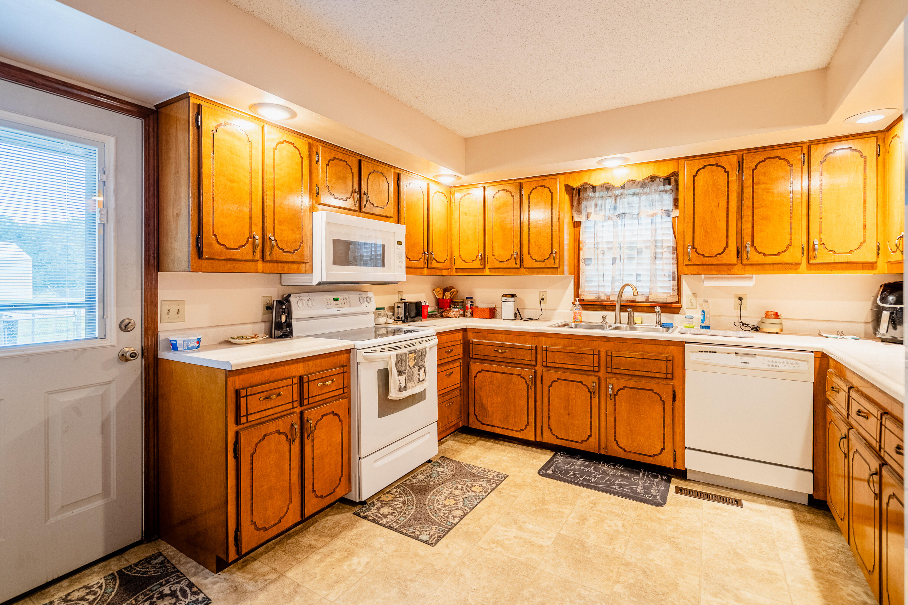2102 Lambe Avenue Property Photo 8