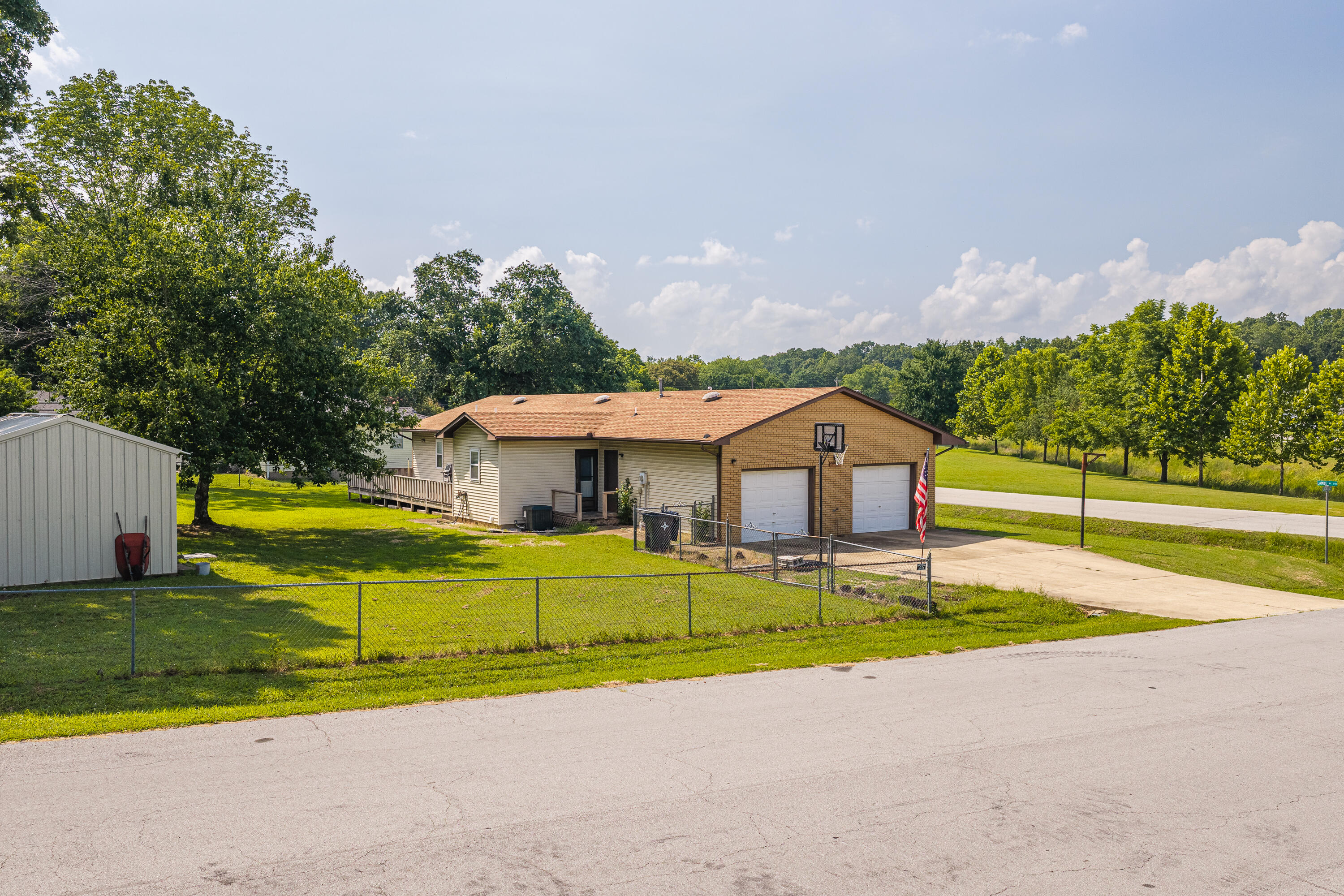 2102 Lambe Avenue Property Photo 33