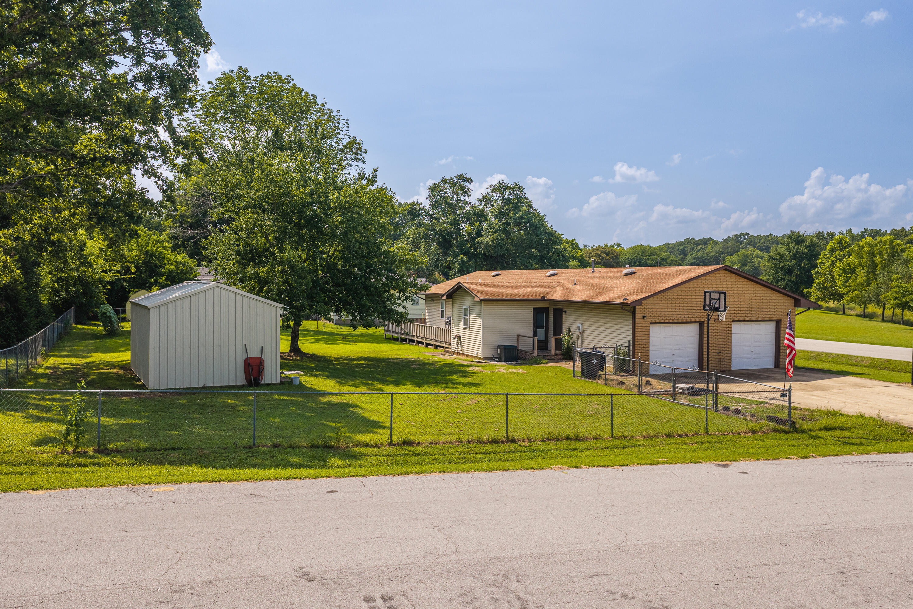 2102 Lambe Avenue Property Photo 35