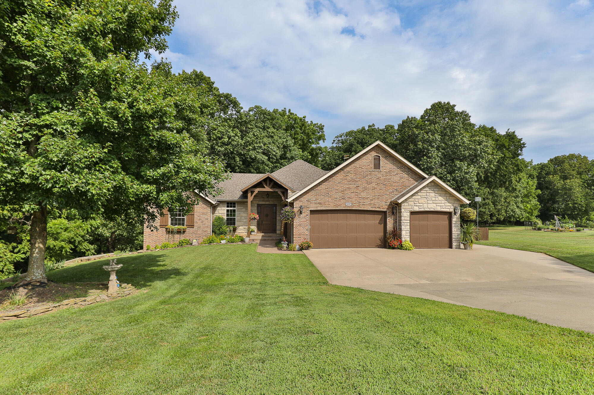 1657 South Timber Lake Drive Property Photo 3