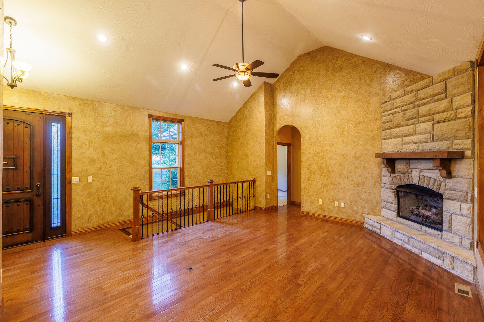 1657 South Timber Lake Drive Property Photo 6