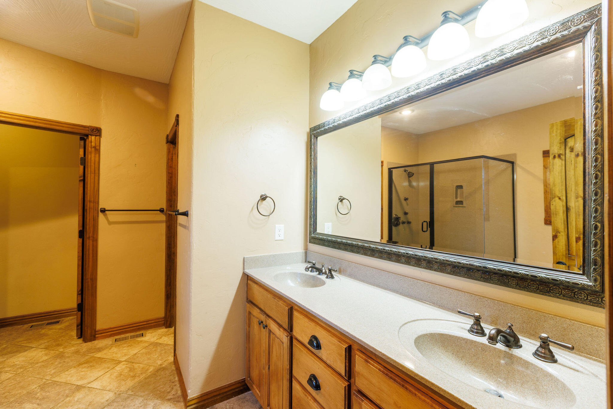 1657 South Timber Lake Drive Property Photo 17