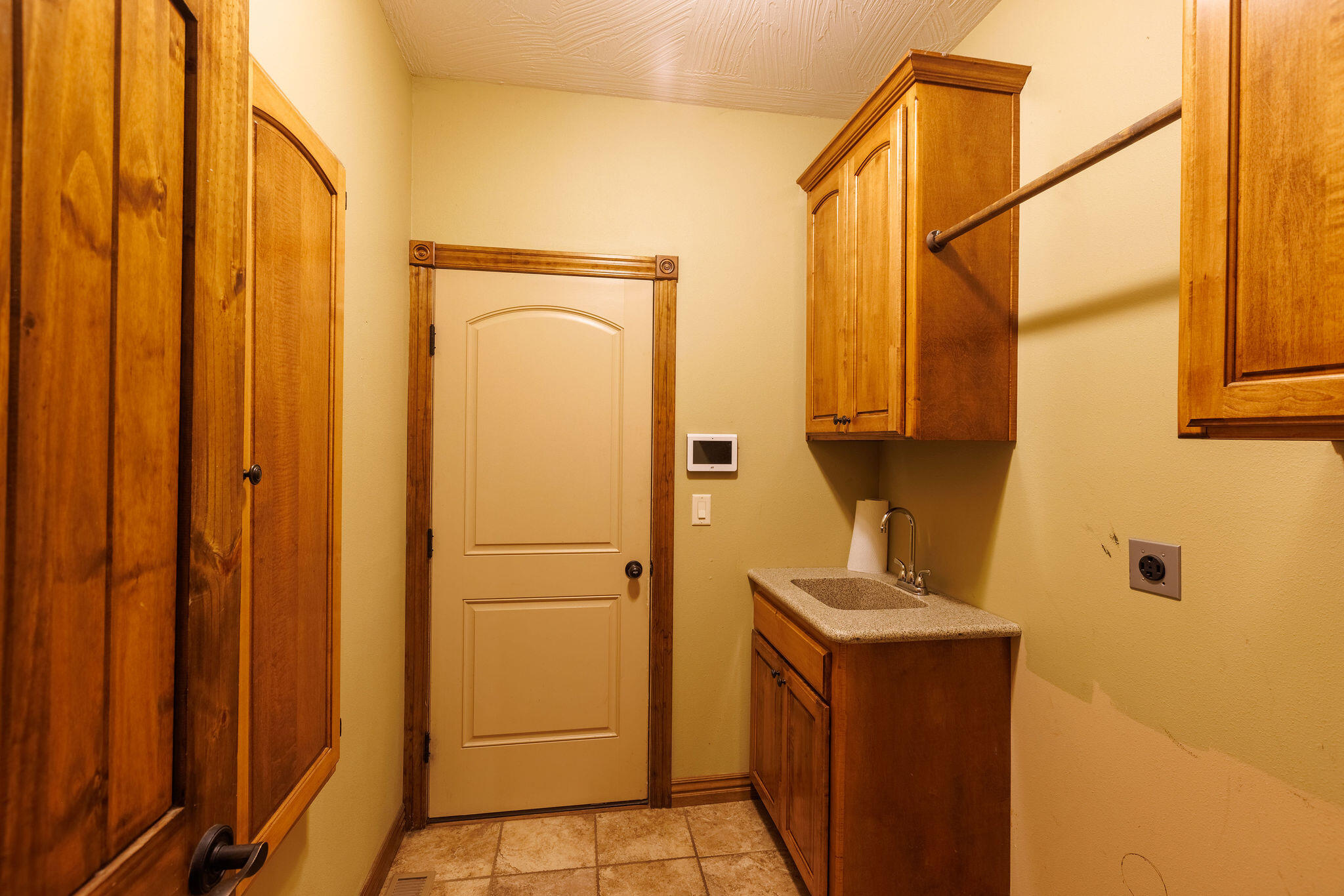 1657 South Timber Lake Drive Property Photo 21