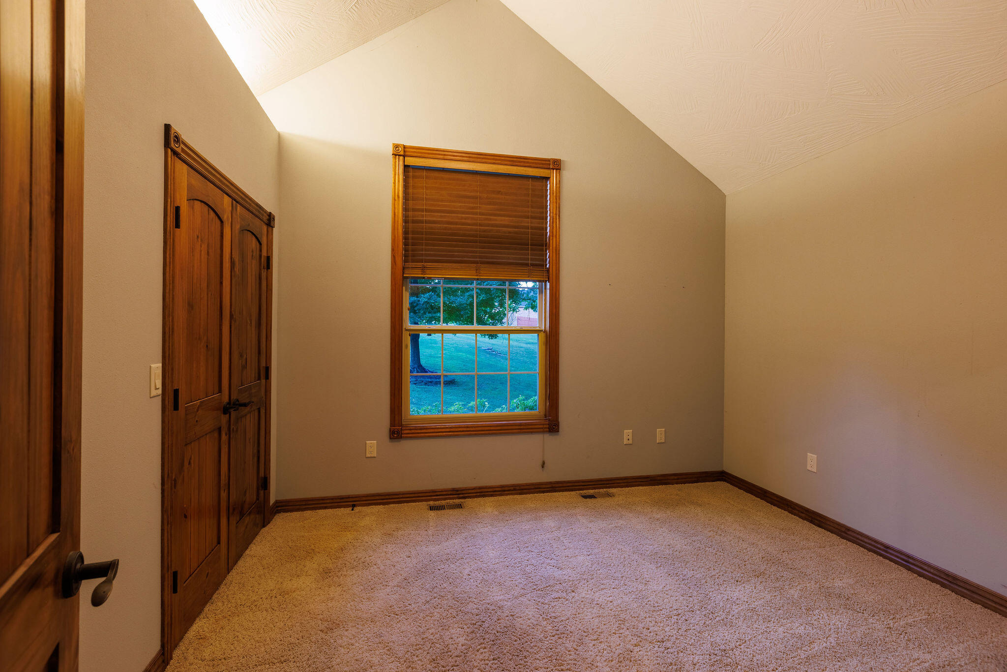 1657 South Timber Lake Drive Property Photo 23