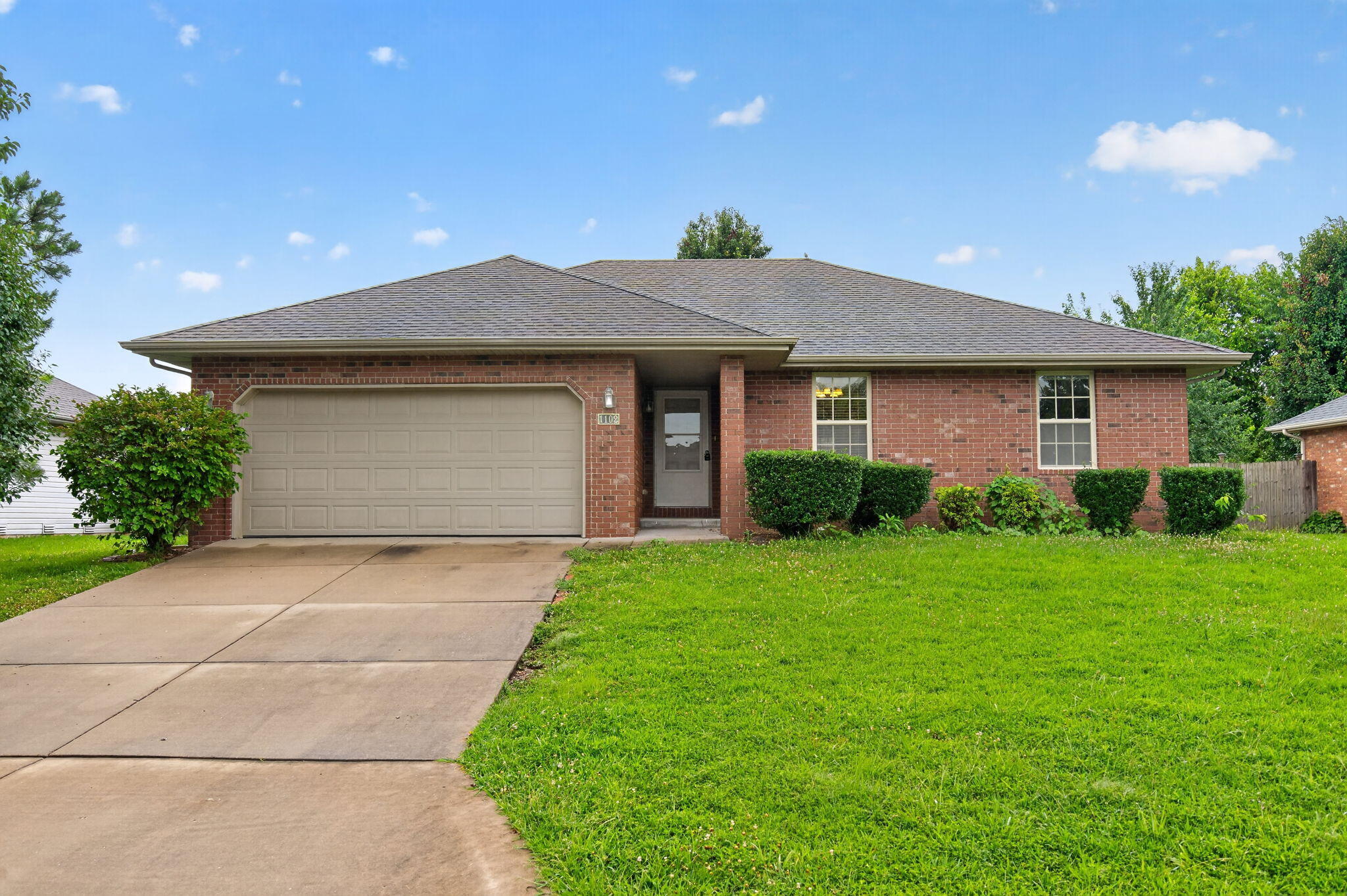 1102 East Chesapeake Drive Property Photo 1