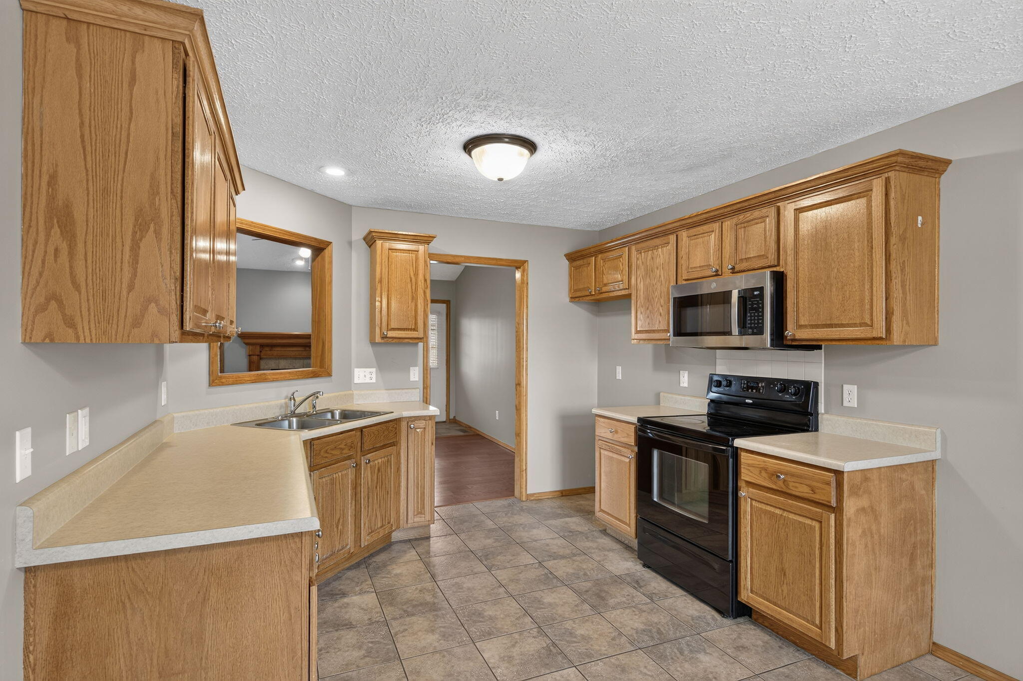 1102 East Chesapeake Drive Property Photo 11