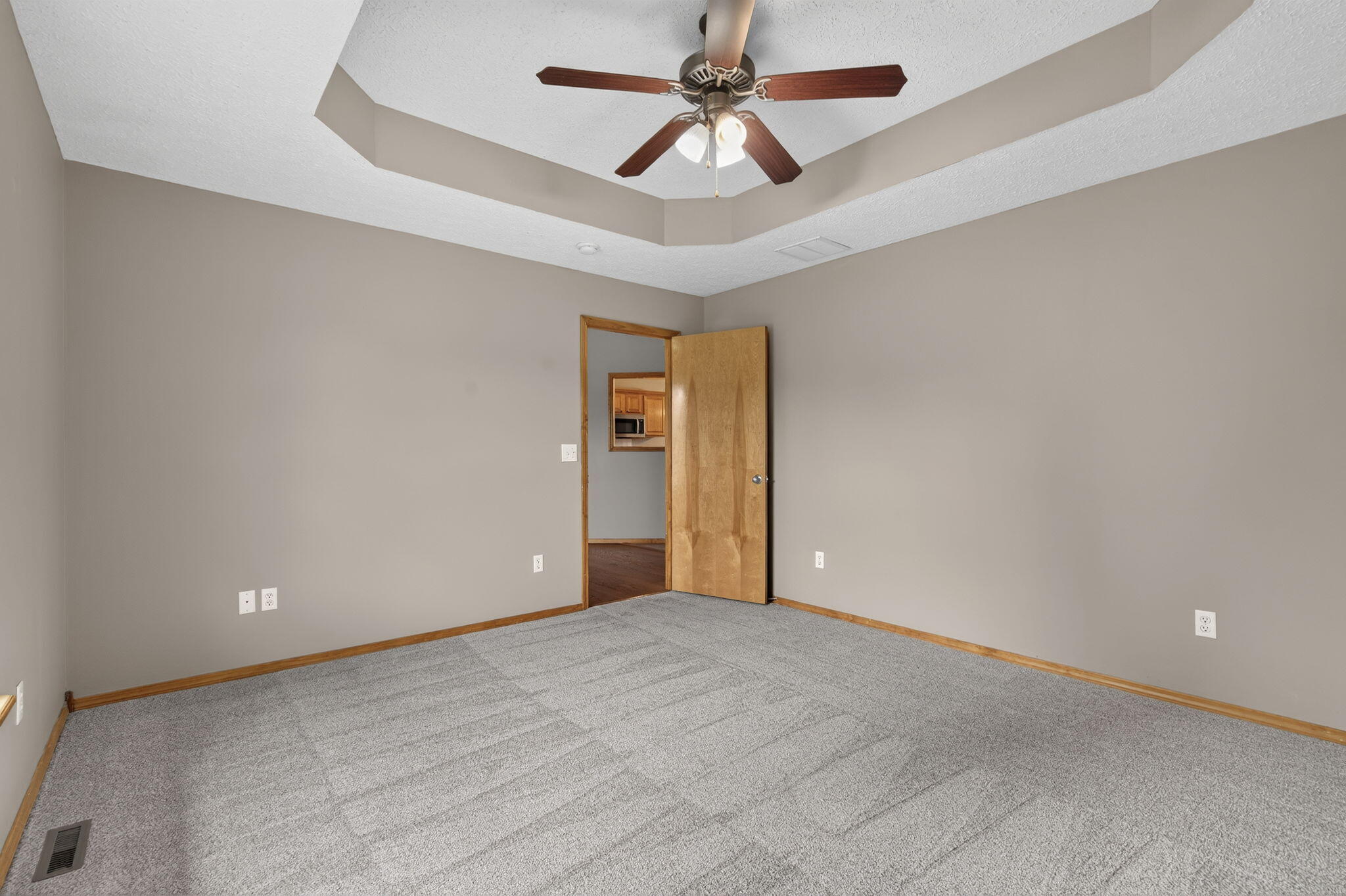 1102 East Chesapeake Drive Property Photo 16