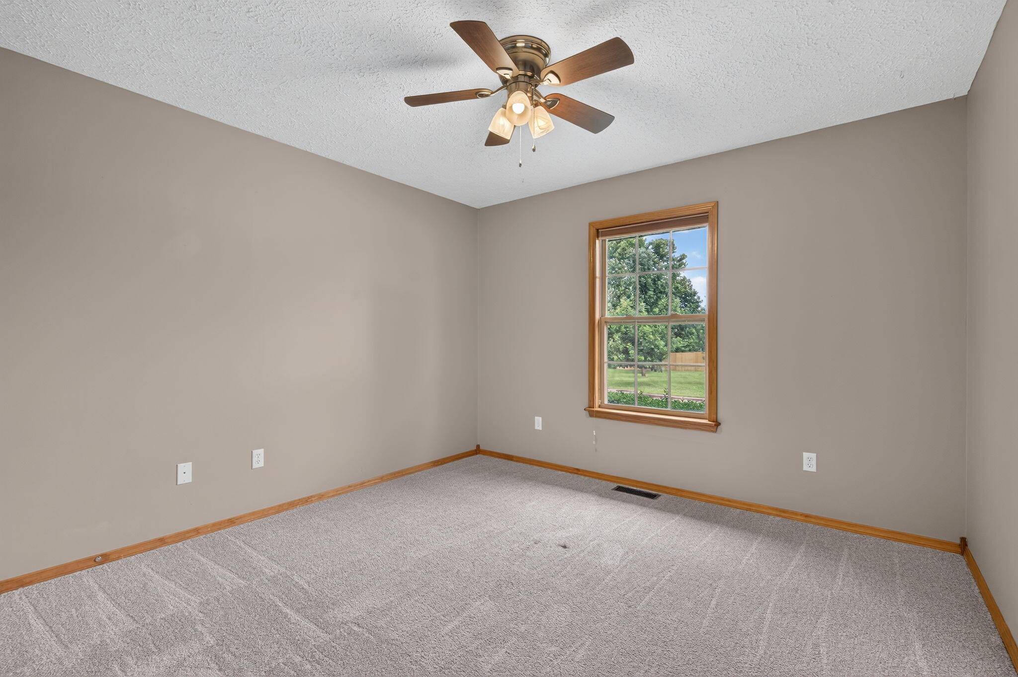 1102 East Chesapeake Drive Property Photo 20
