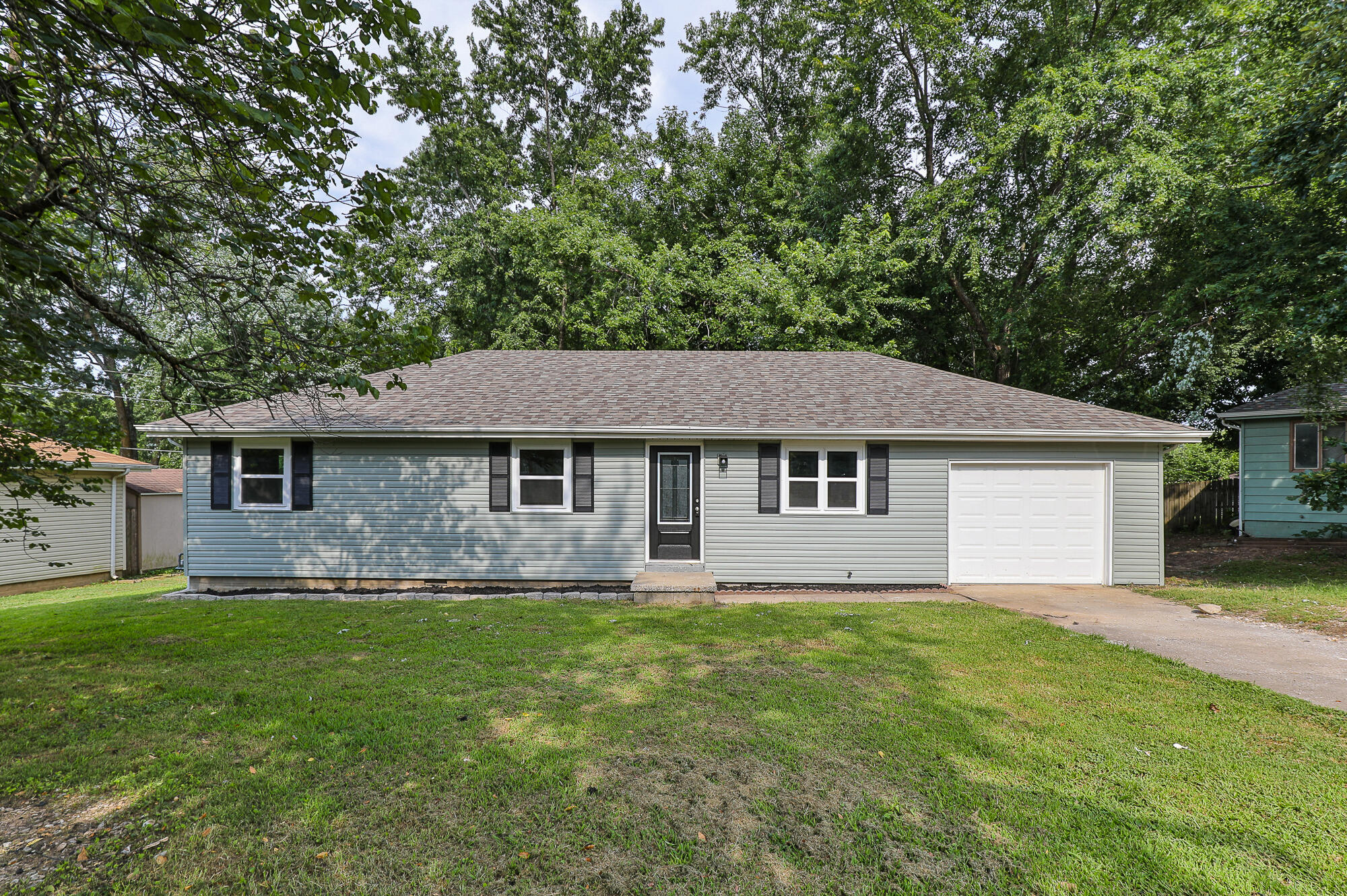 803 Lone Oak Circle Property Photo 1