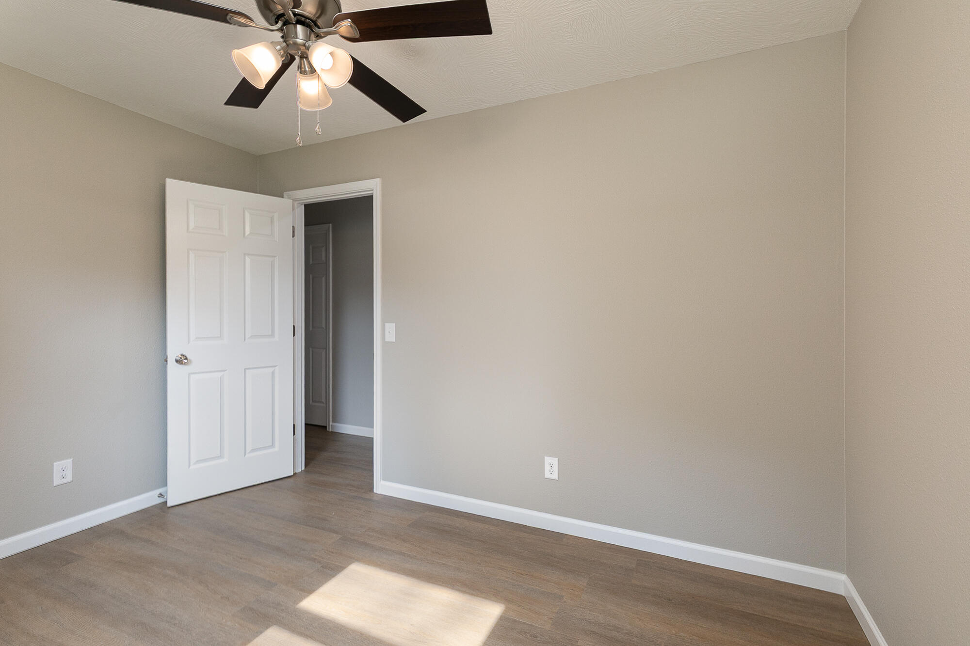 803 Lone Oak Circle Property Photo 18
