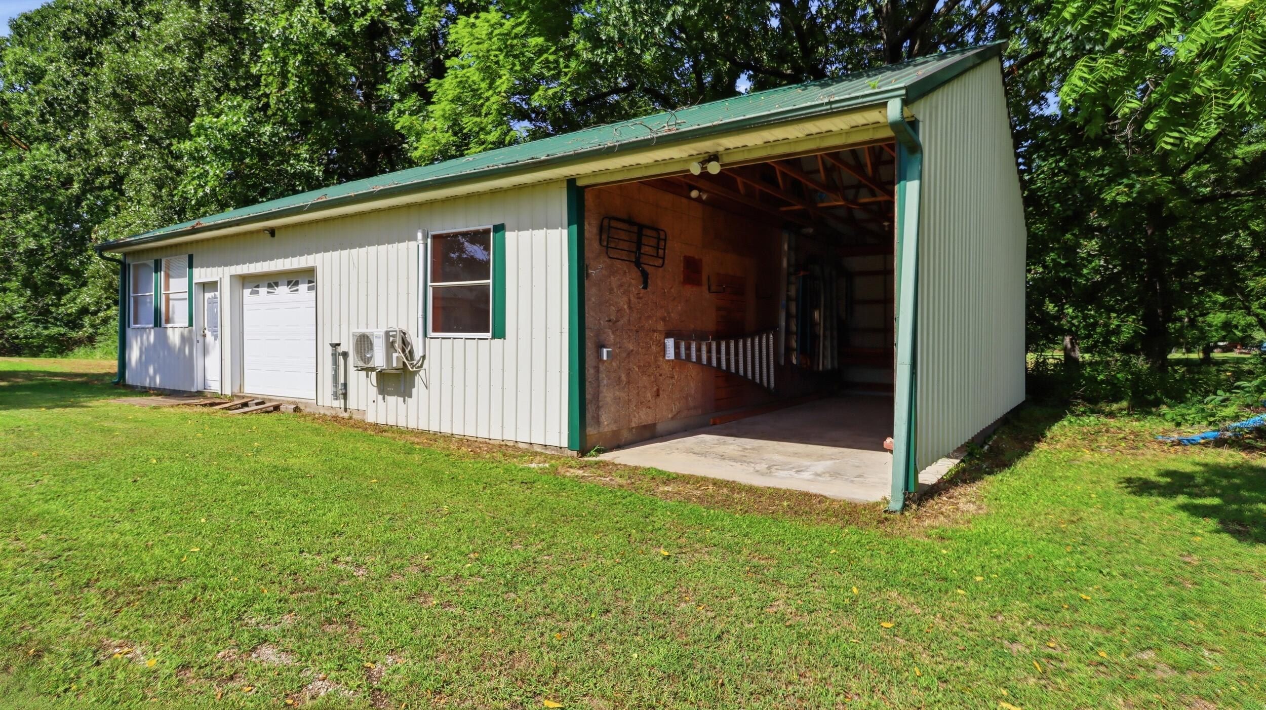 1038 County Road 1280 Property Photo 29