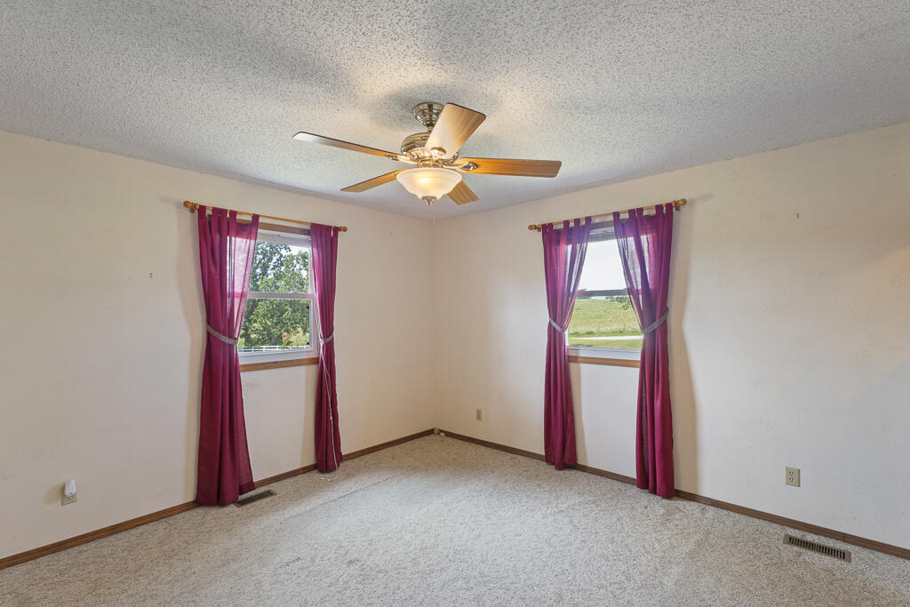 8675 Farm Road 2195 Property Photo 16