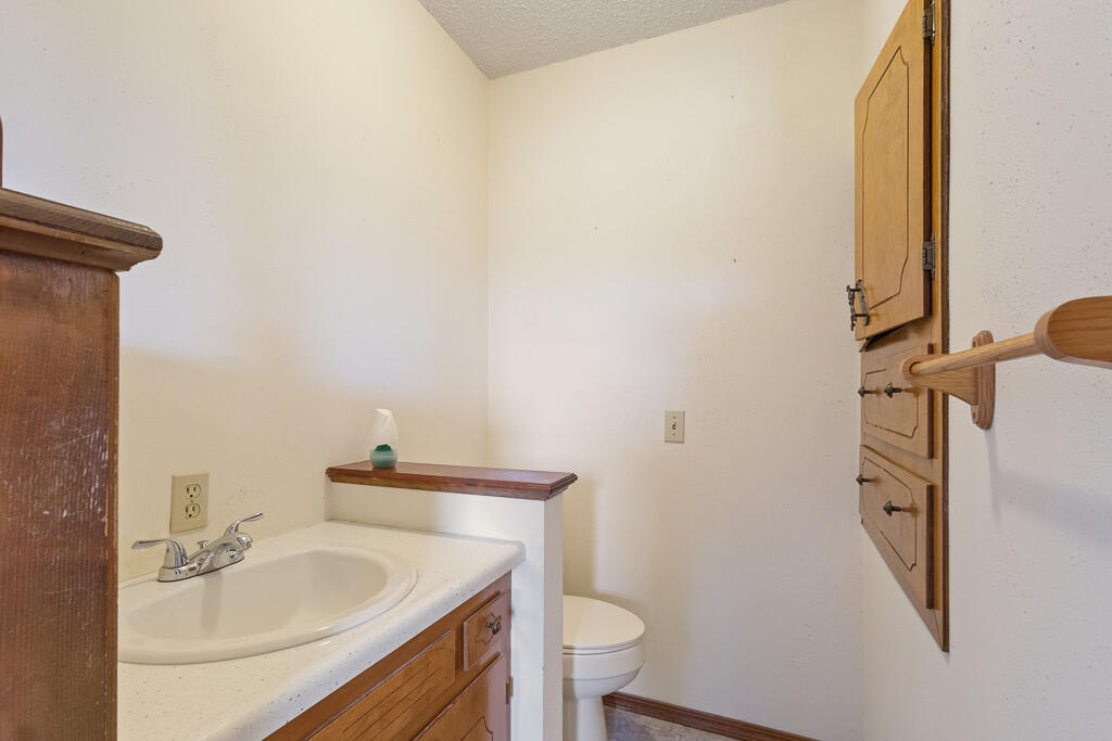 8675 Farm Road 2195 Property Photo 17