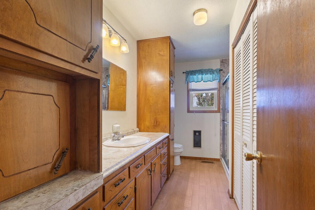8675 Farm Road 2195 Property Photo 19