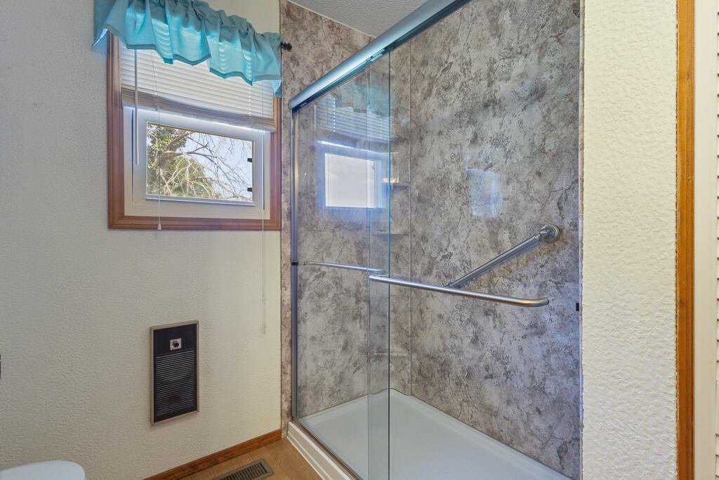 8675 Farm Road 2195 Property Photo 20