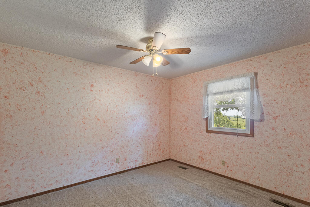 8675 Farm Road 2195 Property Photo 21