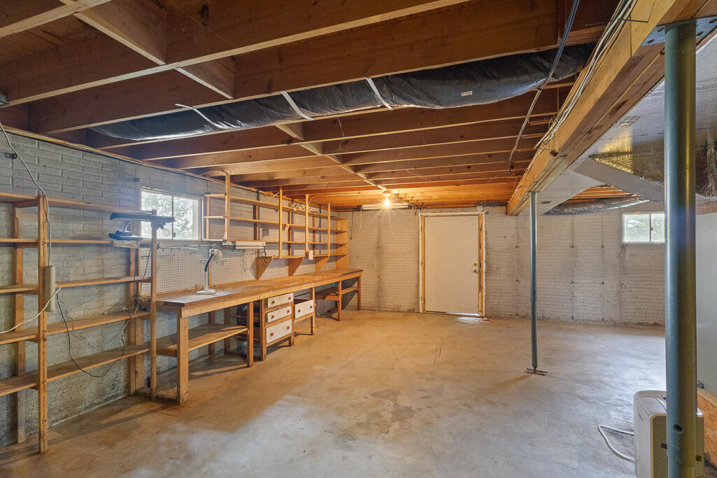 8675 Farm Road 2195 Property Photo 23