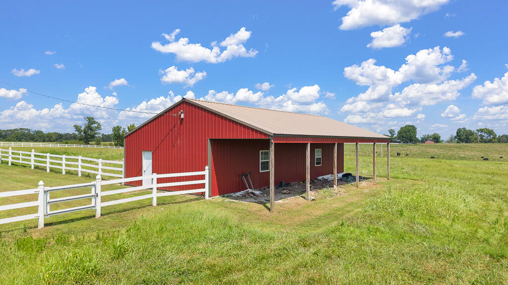 8675 Farm Road 2195 Property Photo 27