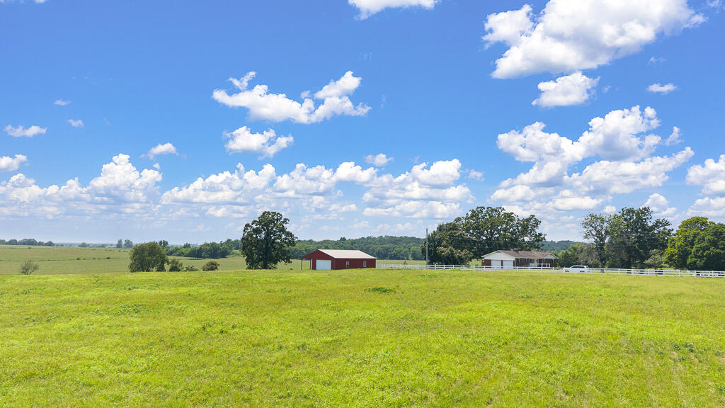 8675 Farm Road 2195 Property Photo 32