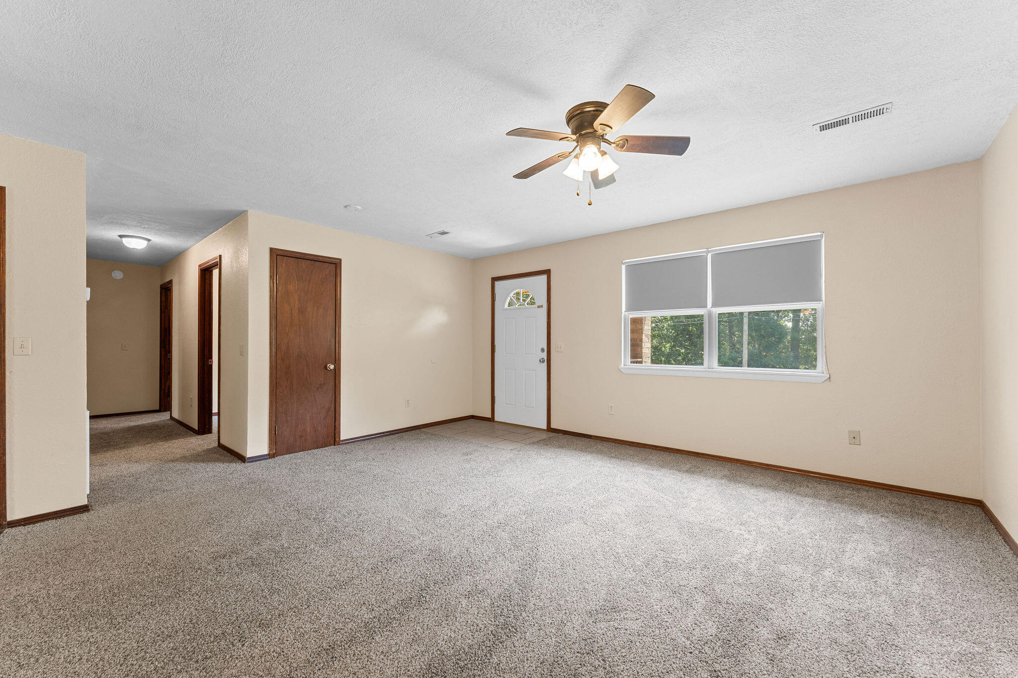 325 Red Bud Lane Property Photo 2