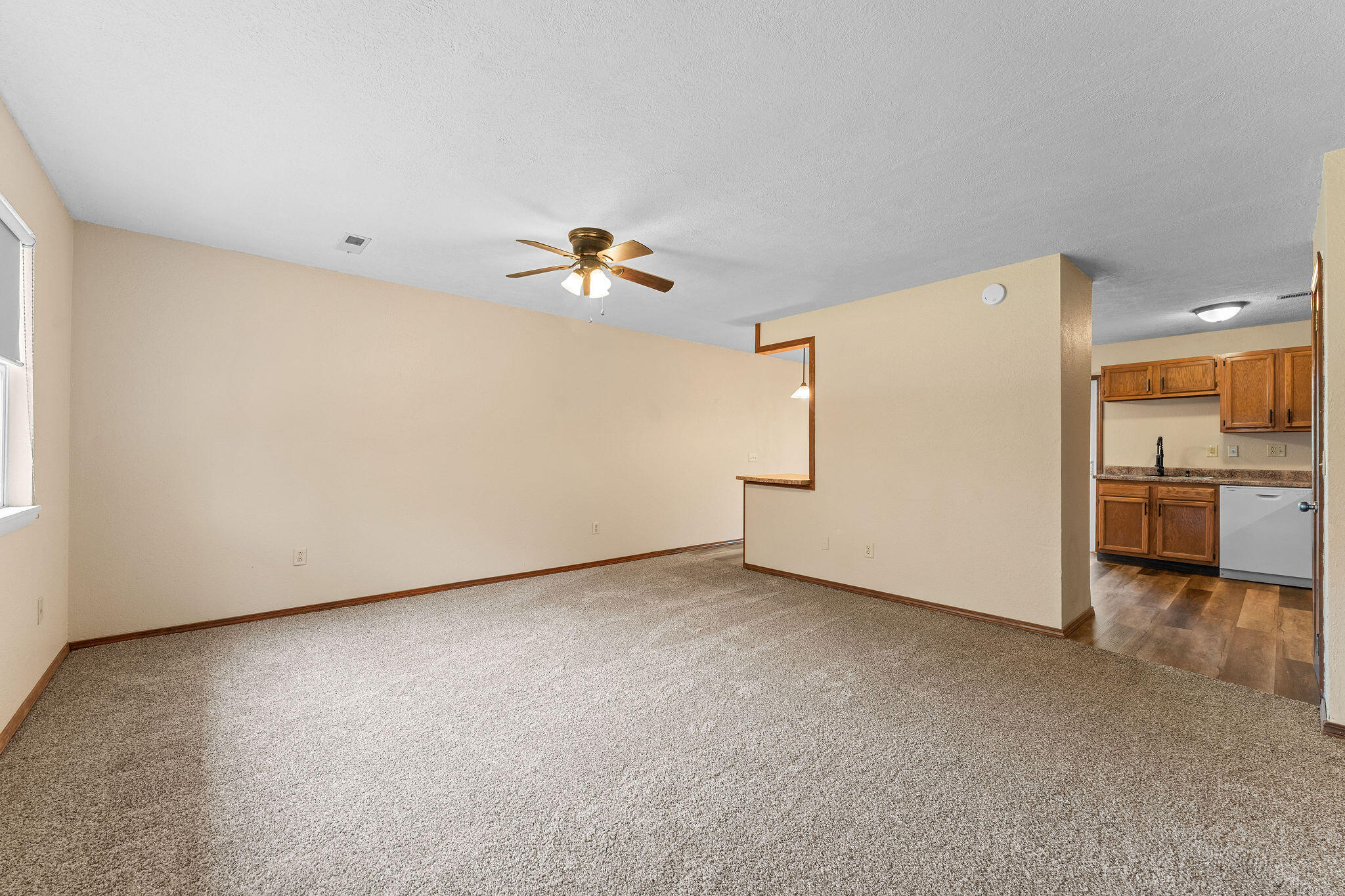 325 Red Bud Lane Property Photo 3