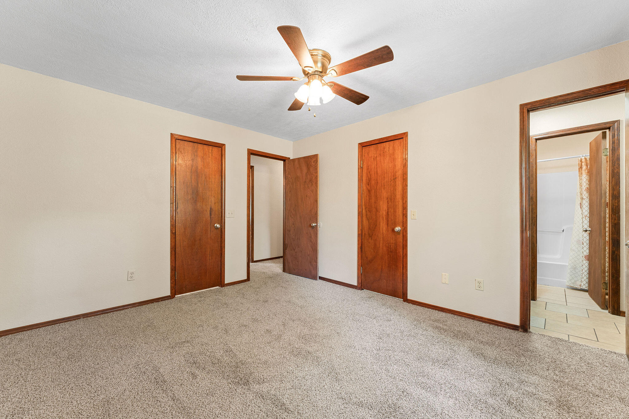 325 Red Bud Lane Property Photo 11