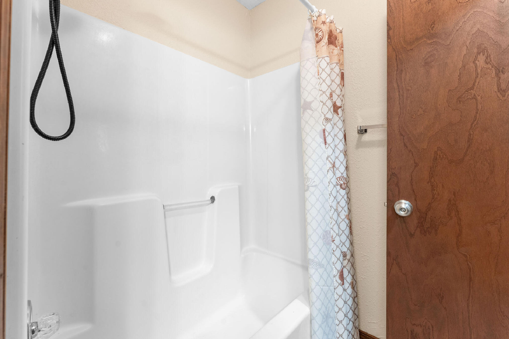325 Red Bud Lane Property Photo 13