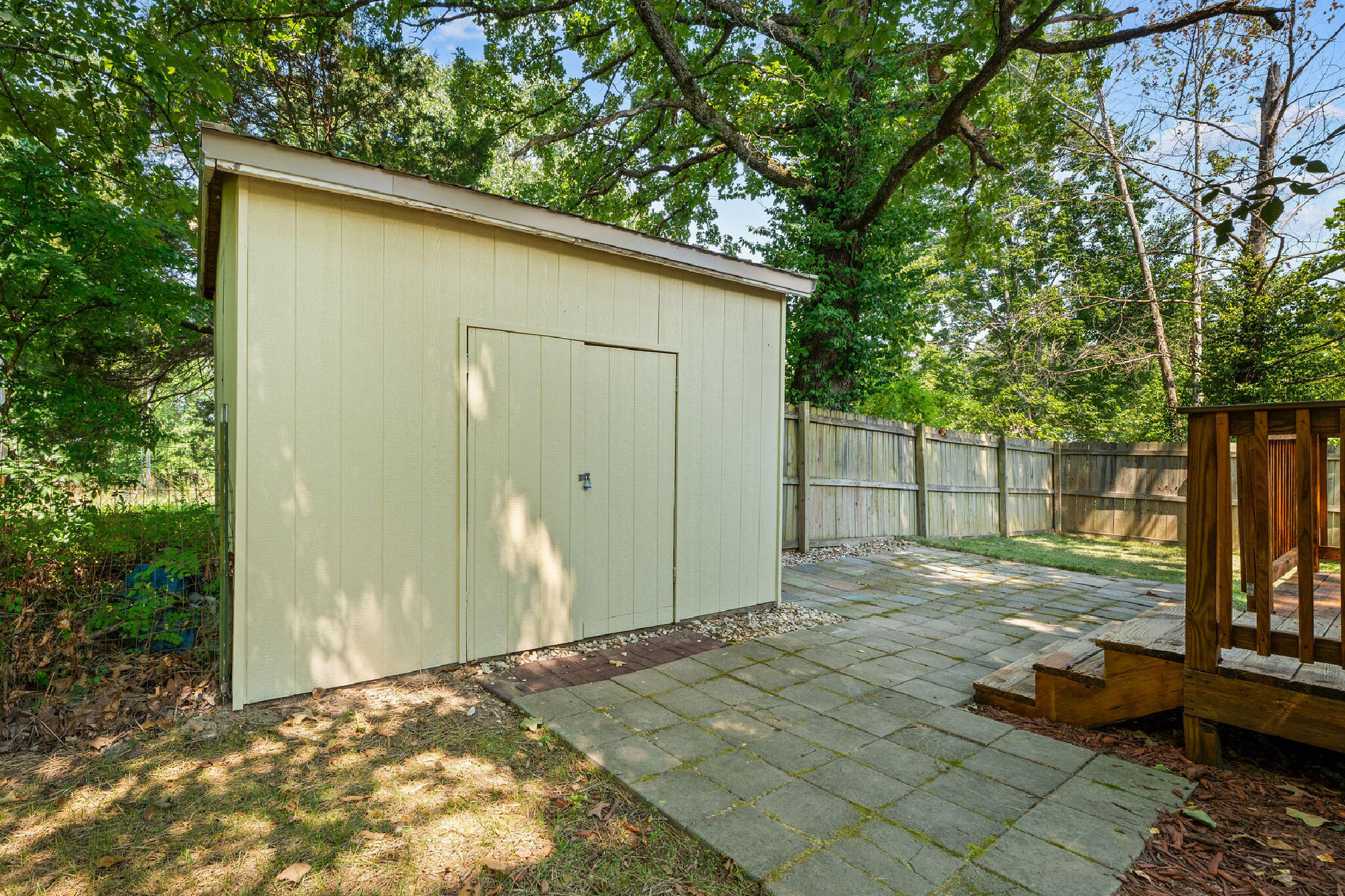 325 Red Bud Lane Property Photo 17