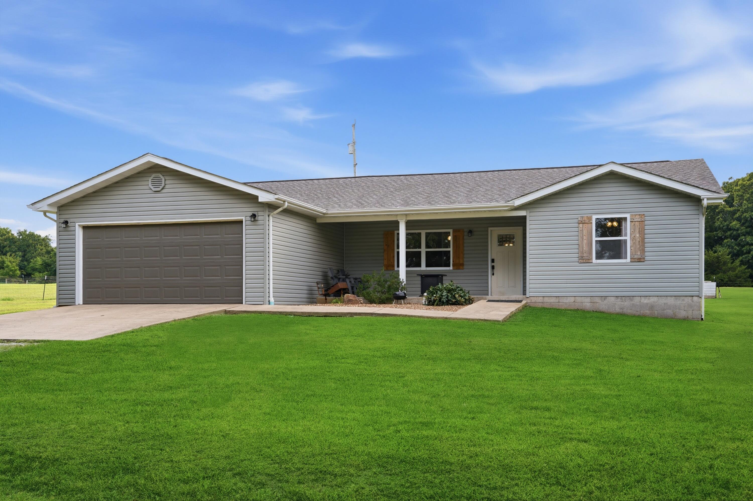 2098 Private Road 7380 Property Photo 1