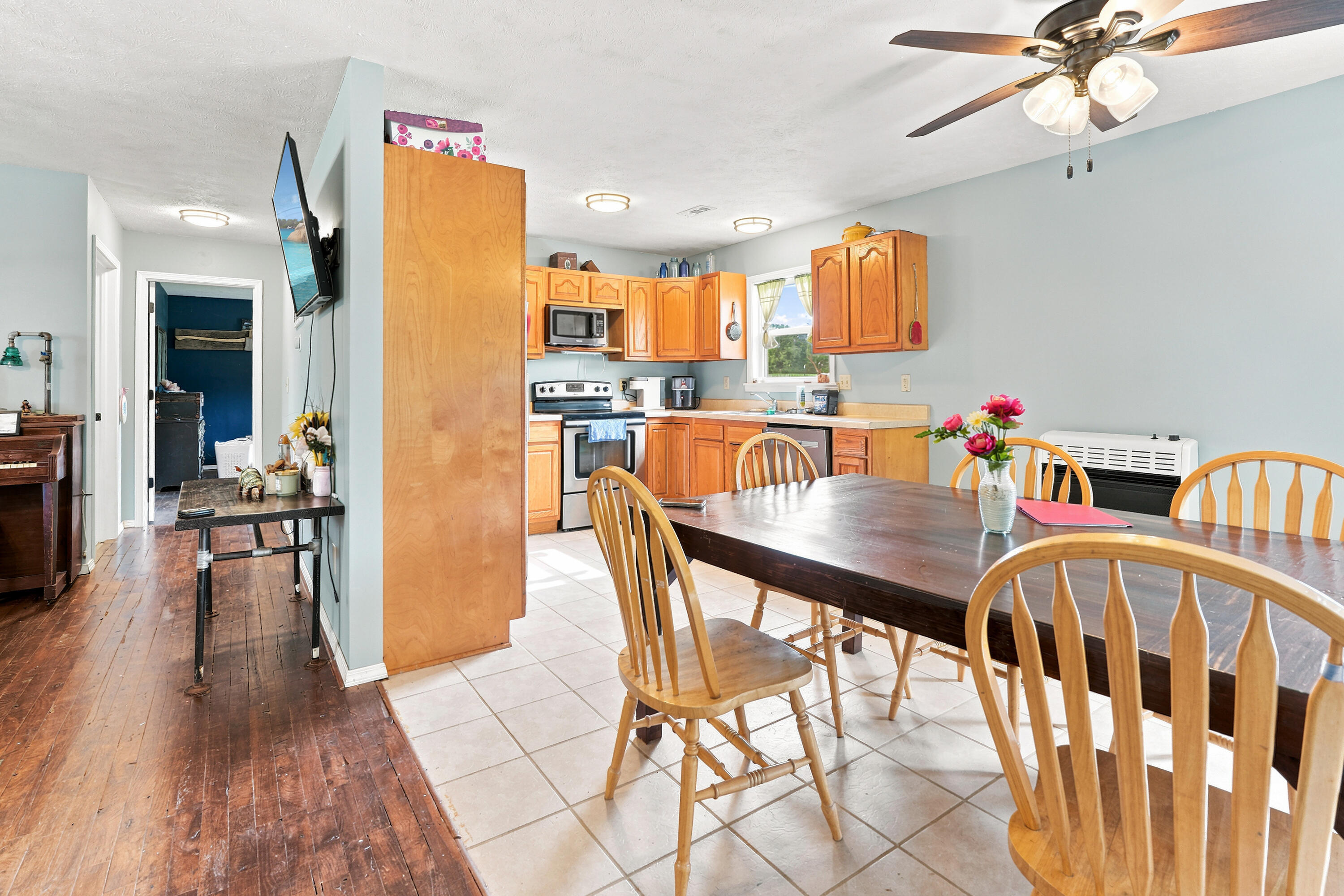 2098 Private Road 7380 Property Photo 2